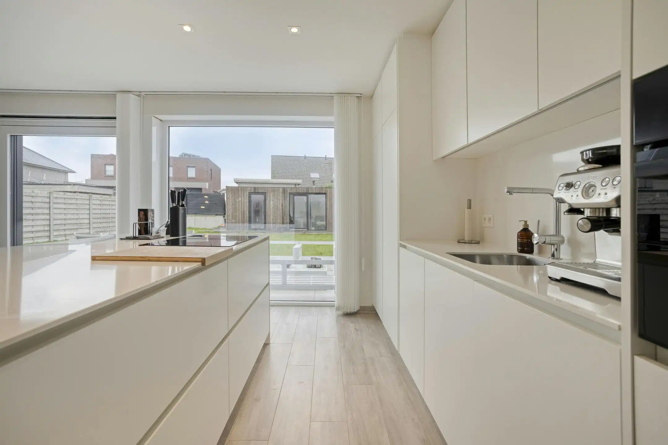 Recente woning (2020) met 4 slaapkamers te koop in Aartrijke foto 4