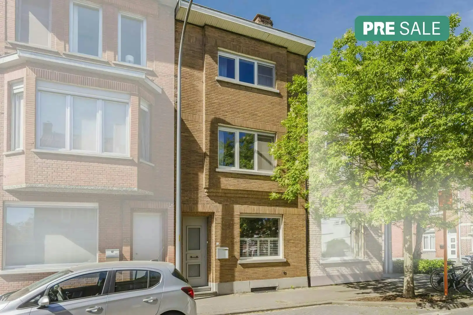 Instapklare gezinswoning met 3 slaapkamers te Kortrijk foto {{pictureIndex}}