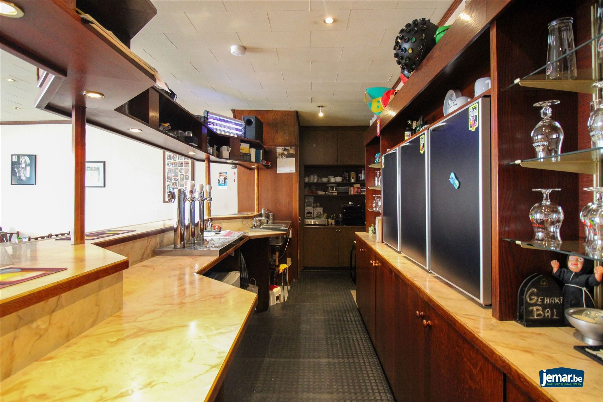 Handelspand met woonst te koop gelegen op toplocatie in Maasmechelen! foto 4