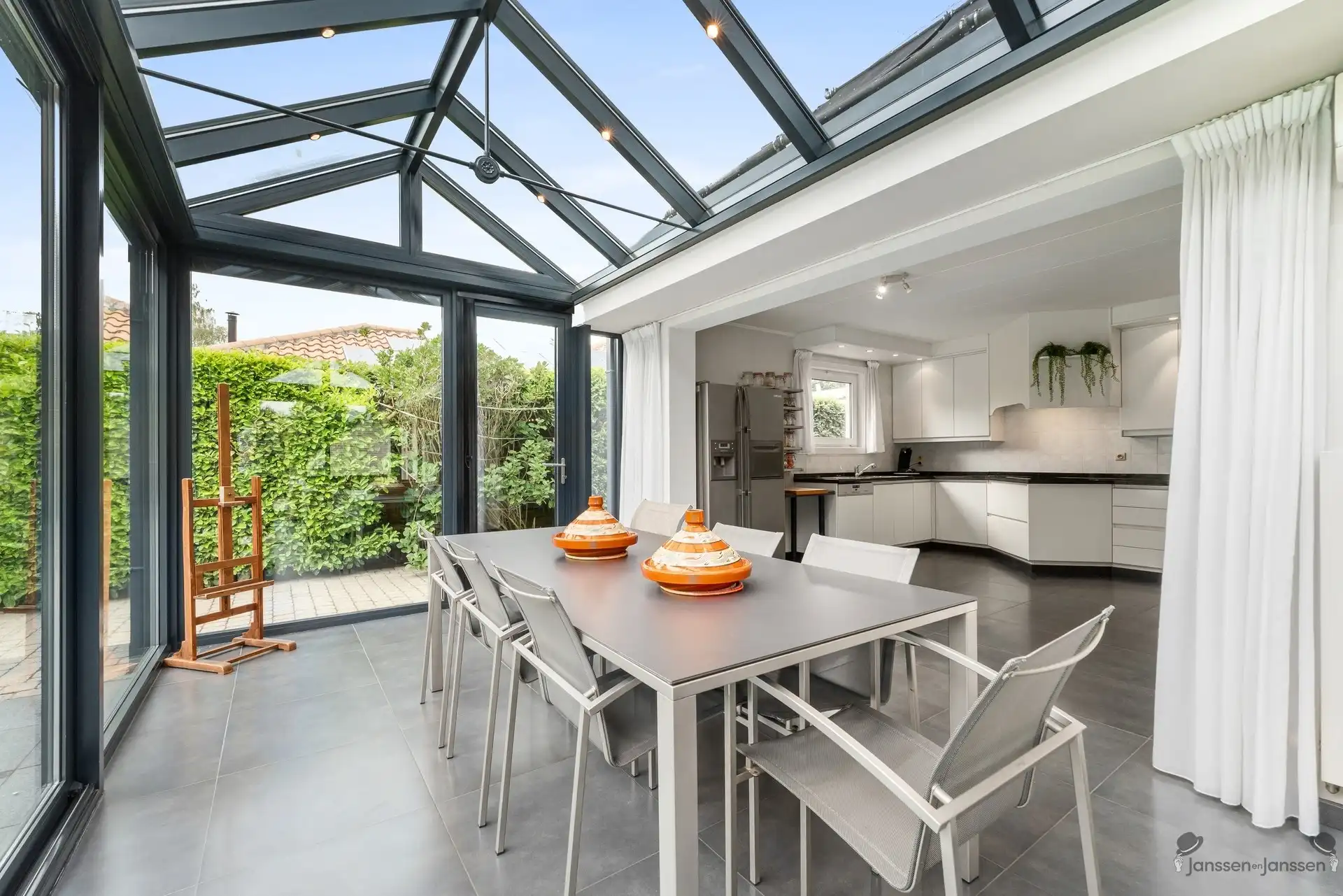 Prachtige lichtrijke villa met 4 slaapkamers op 826m². foto 36