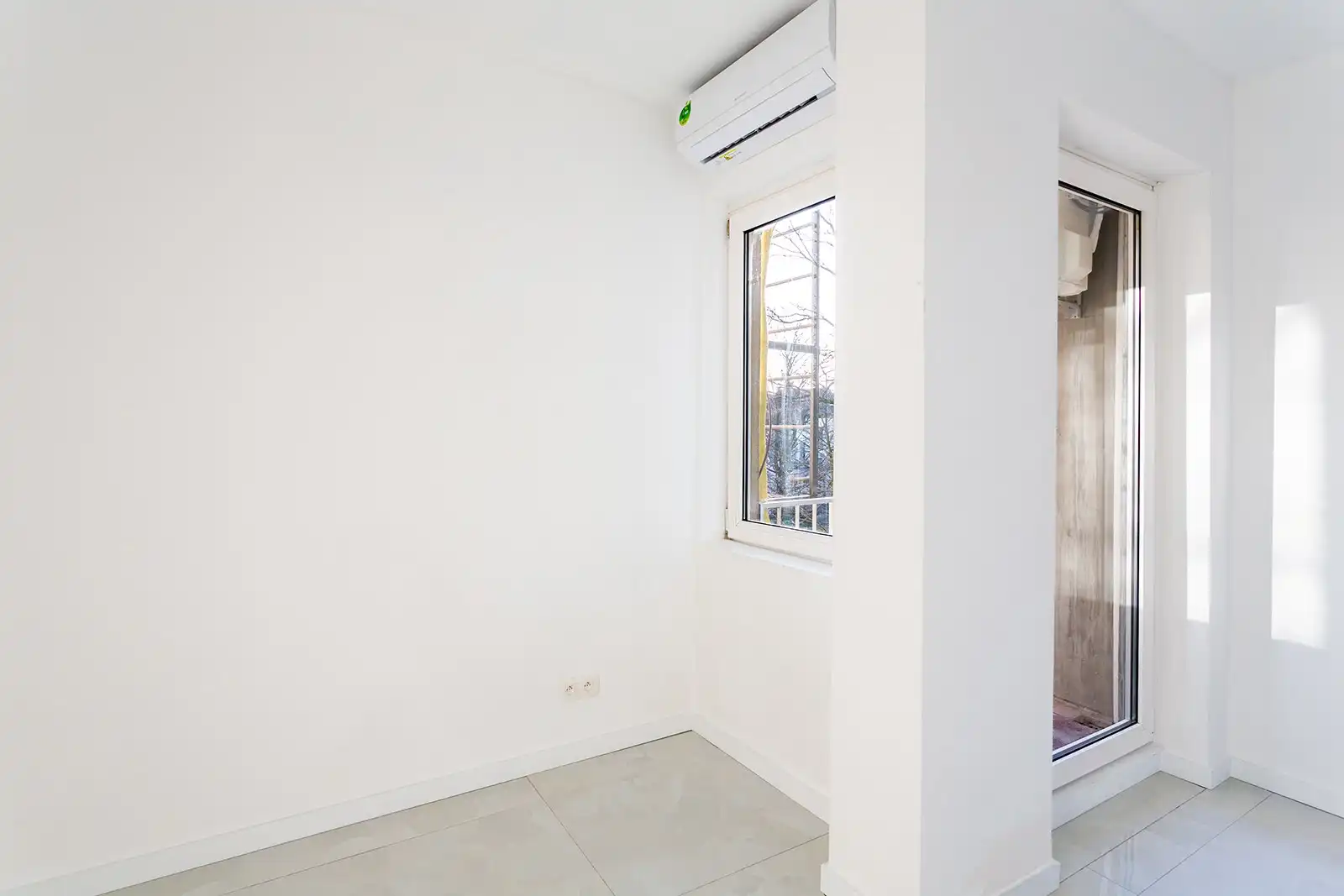 Recent gerenoveerd app. met 2 slpks en 2 terrassen foto 22