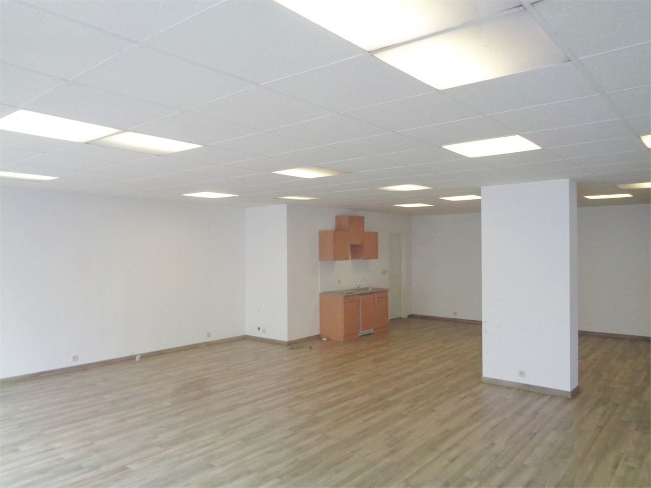 INSTAPKLARE COMMERCIËLE (KANTOOR)RUIMTE foto 10