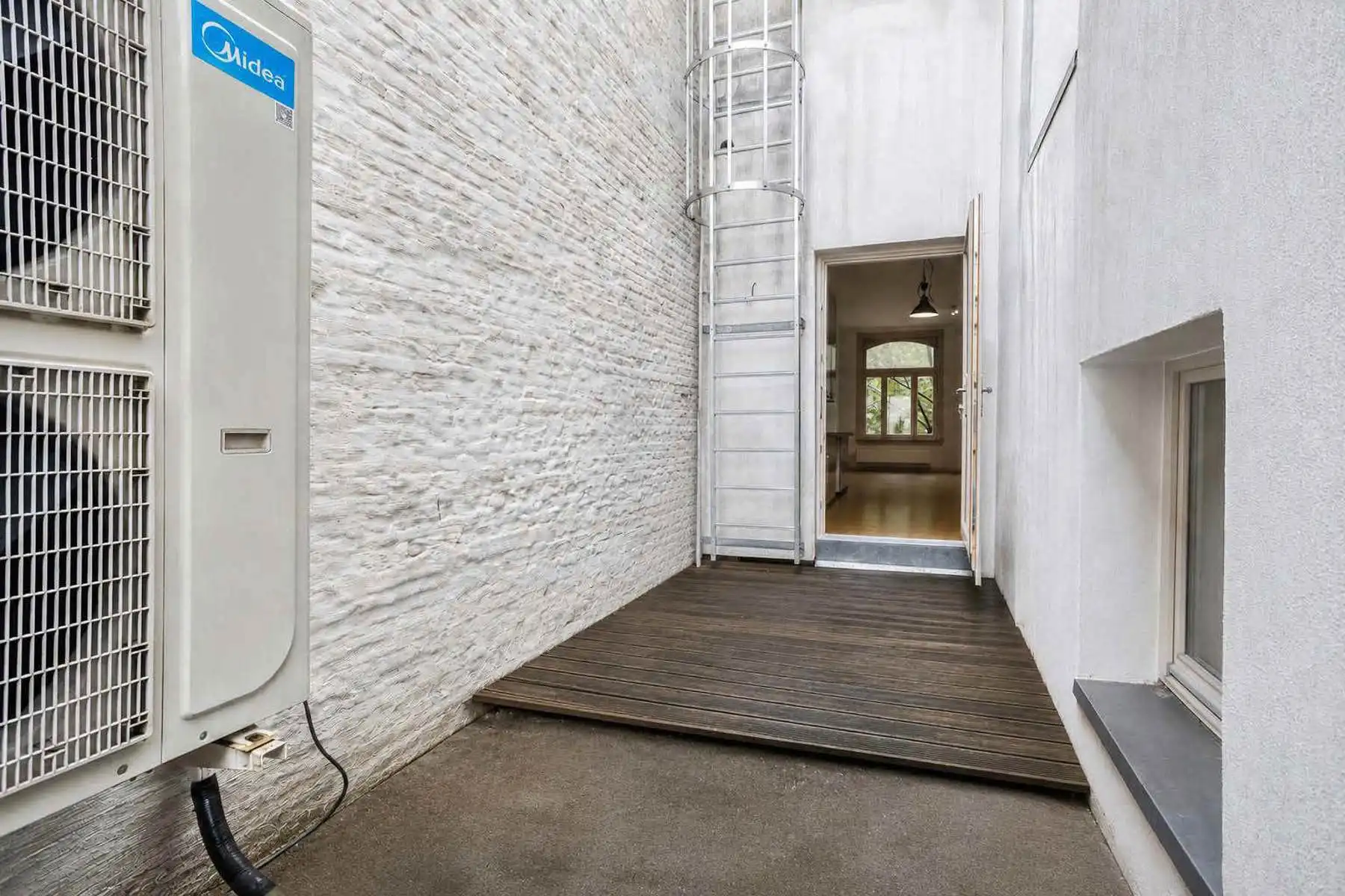 Instapklaar appartement op gegeerde locatie nabij het KMSKA. foto 12