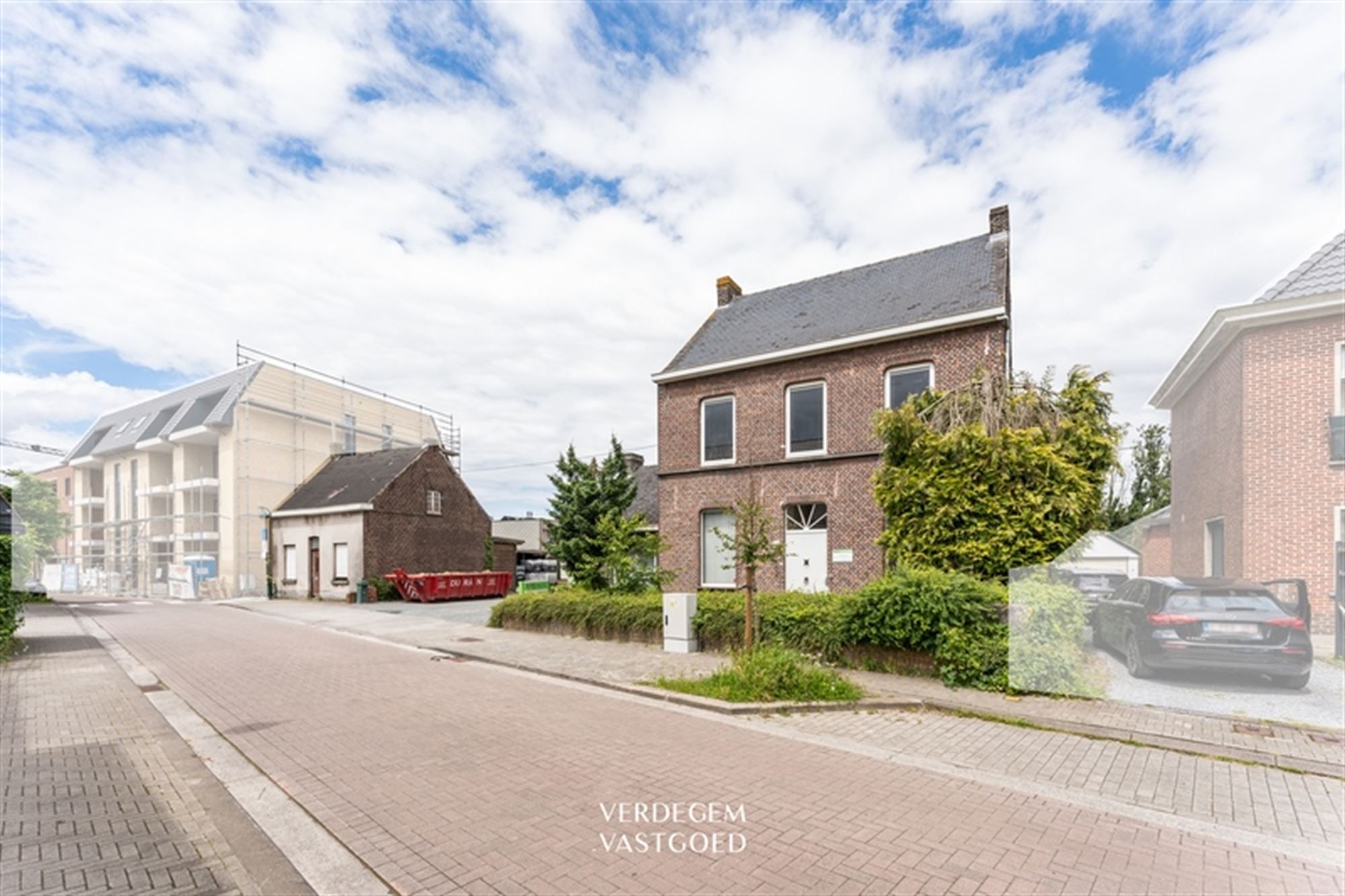 Uniek gelegen projectgrond van 1.788m² met 2 woningen en magazijn foto 1