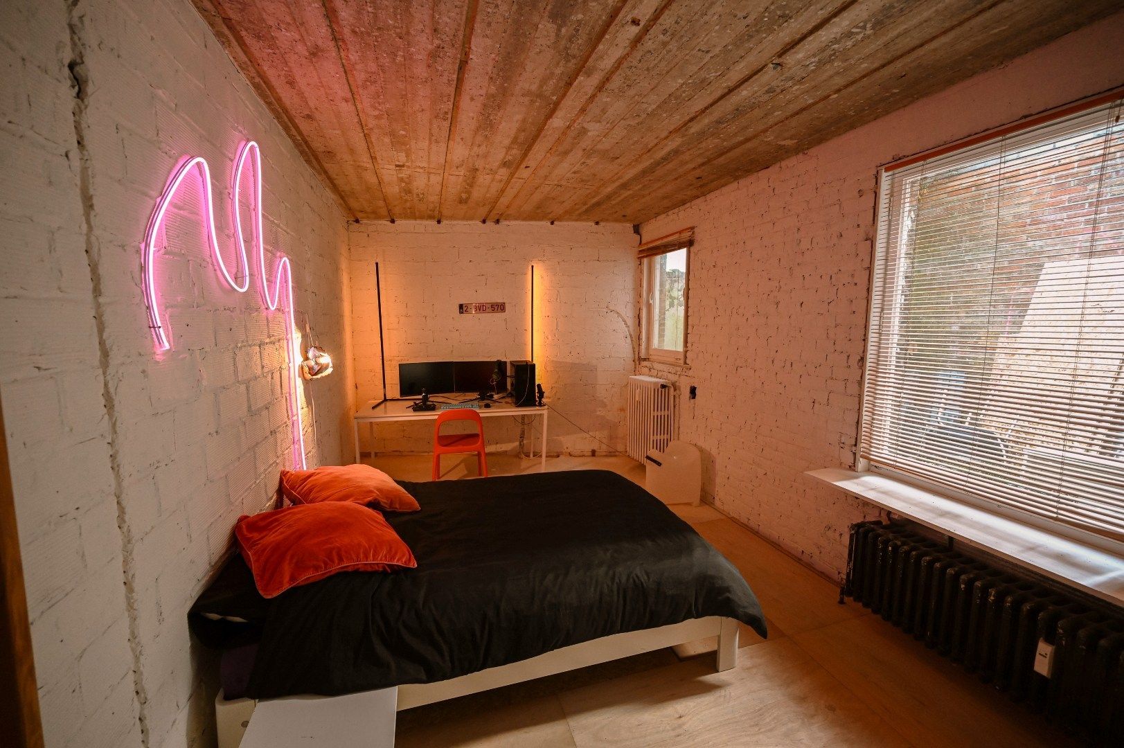 ZEER CENTRAAL GELEGEN UNIEK APPARTEMENT/HANDELSPAND TE OOSTENDE foto 2