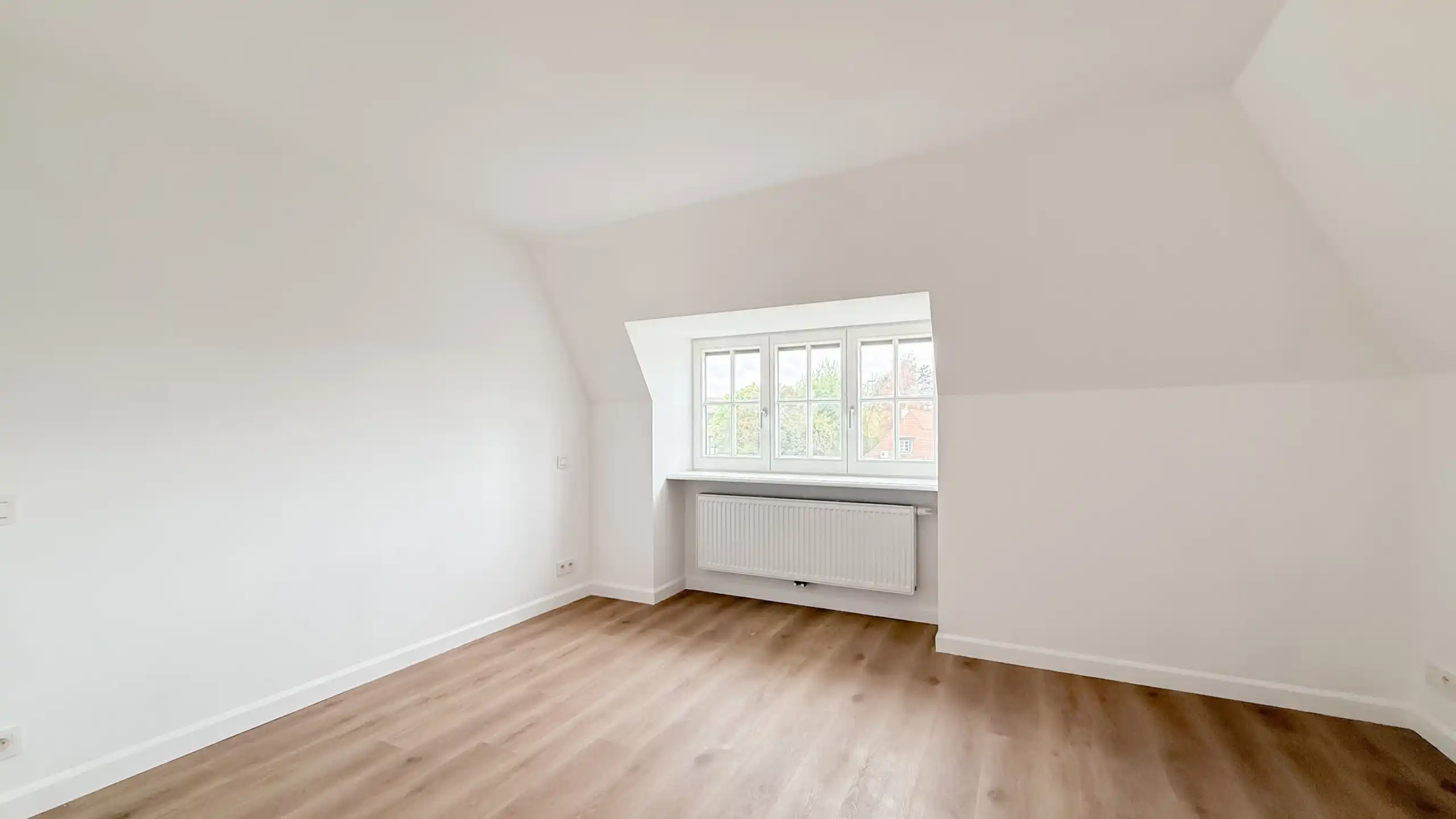 Stijlvolle halfopen villa met zonnige tuin in het Zoute foto 24