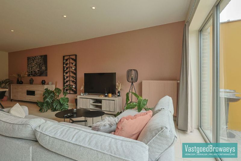 Instapklare ruime rijwoning met 3 slaapkamers foto 5