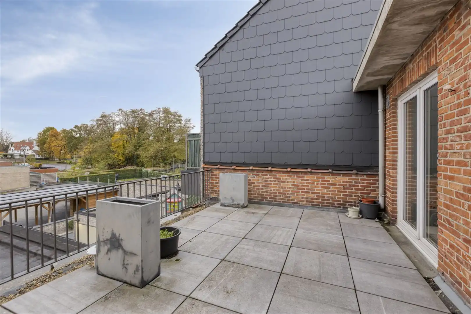 TE KOOP: Duplex-appartement (3slpks) met kantoorruimte of handelsruimte op topligging in Genk! foto 19