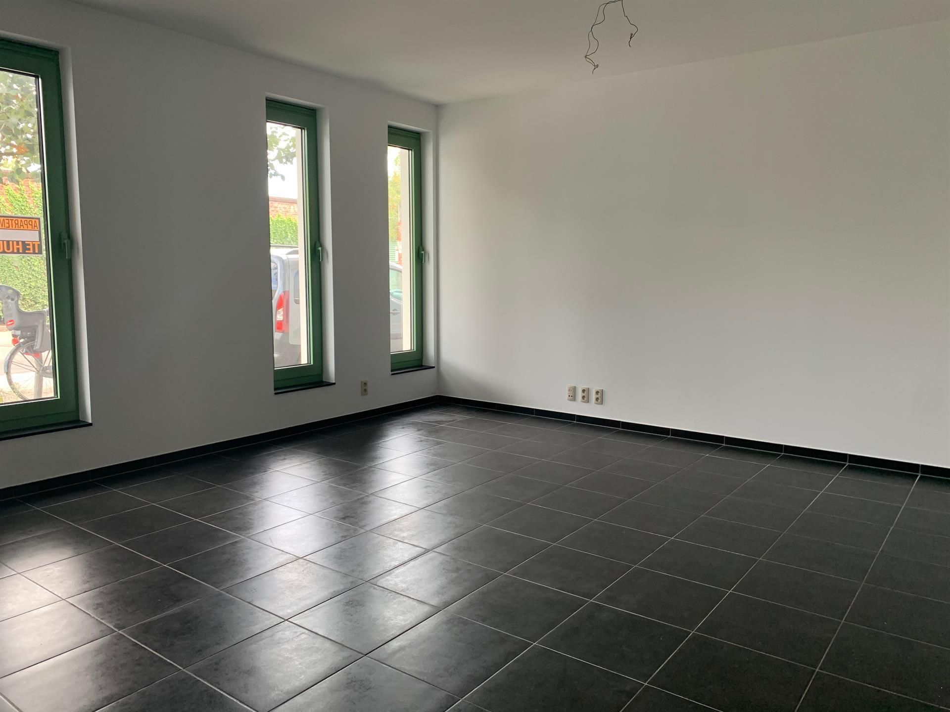 2-slaapkamer appartement op het gelijkvloers met terras foto 5
