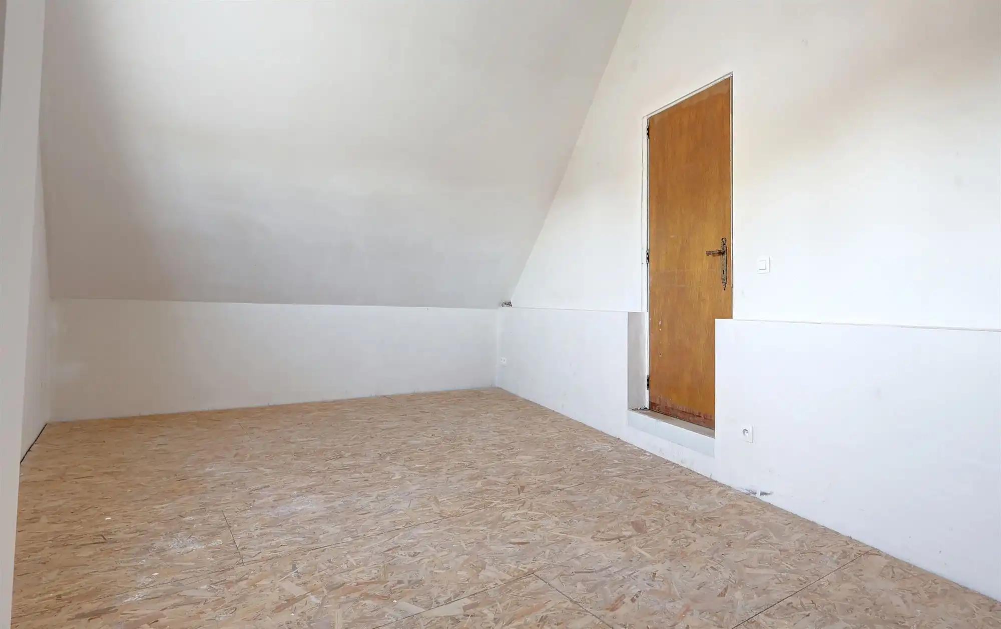 Ruime woning met magazijn van 302m²+ winkel foto 22