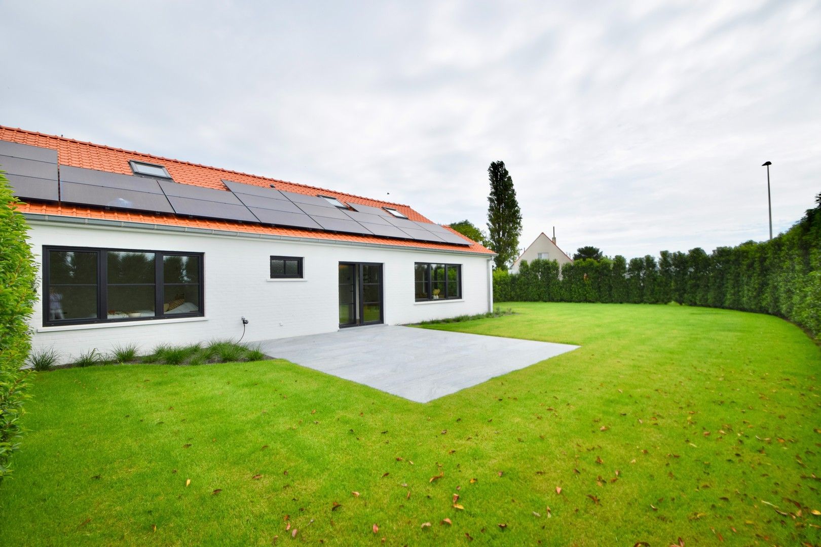 Volledig gerenoveerde koppelvilla met zuidgerichte tuin in het prestigieuze Woonerf Witte Poldershof, te Oostkerke. foto 18