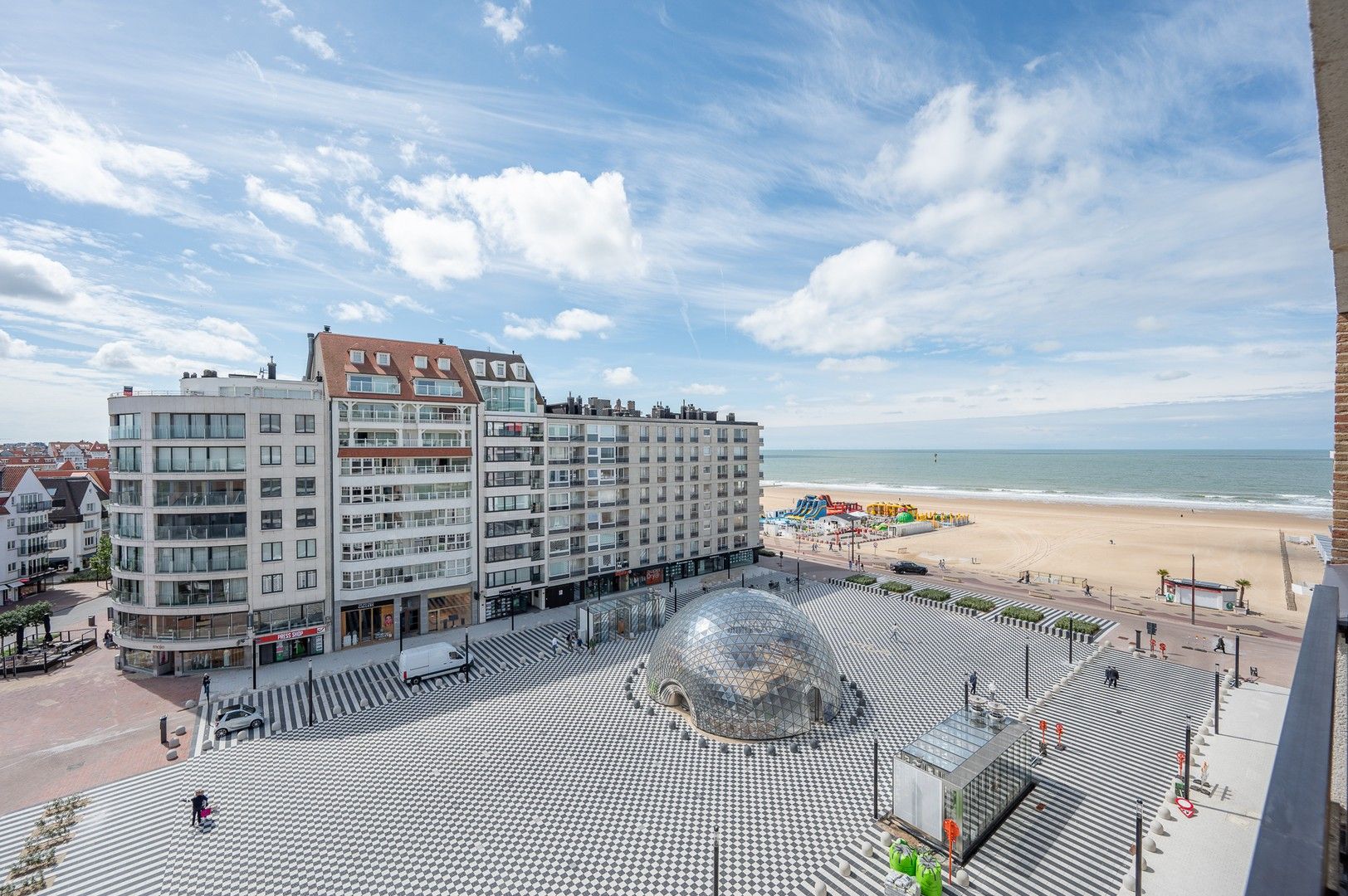 Adembenemend appartement van 163 m2 op het Albertplein met een prachtig zonneterras genietend van zicht op zee. foto 7