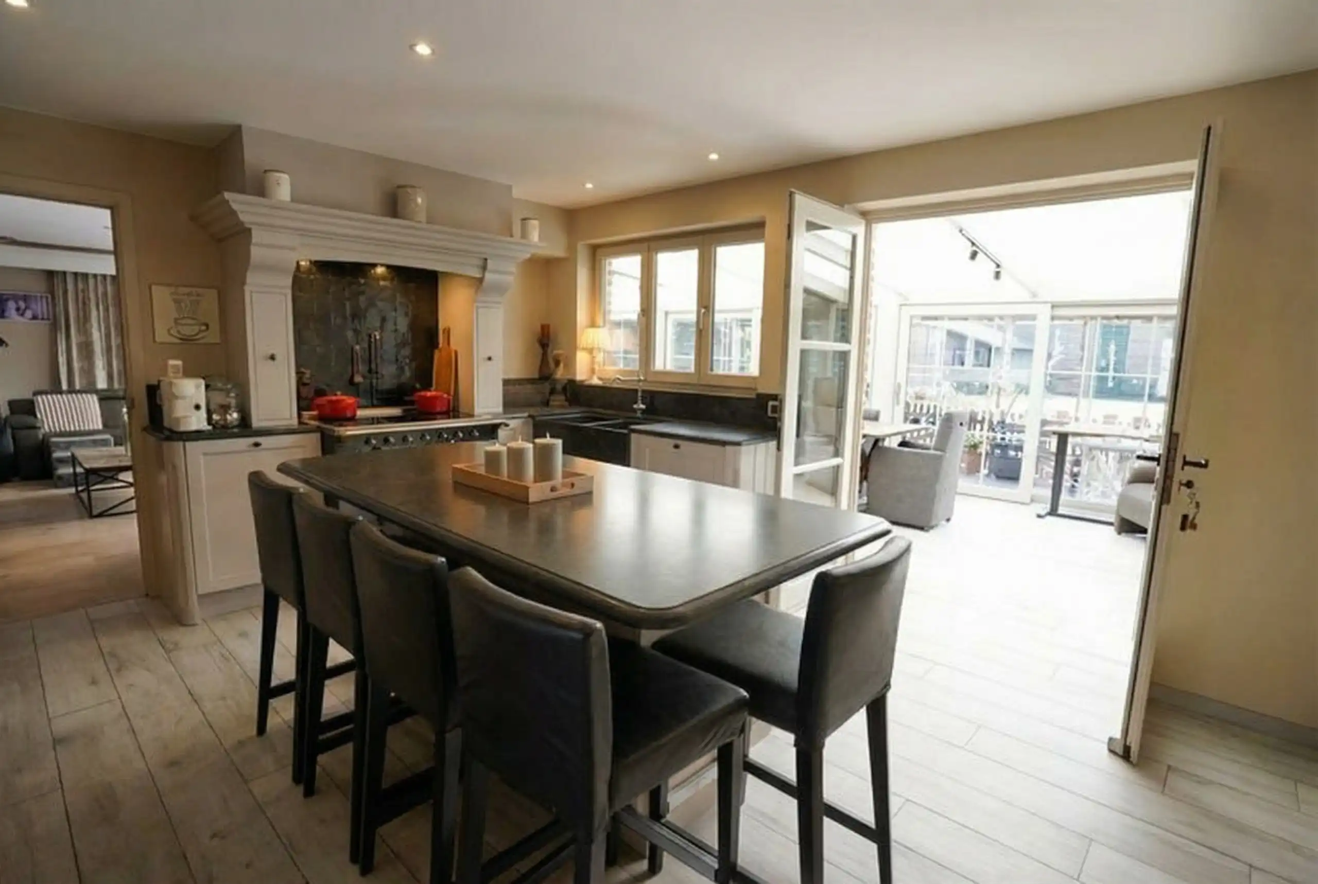 Ruime villa op 1.617 m² met kantoor/praktijk aan huis foto 8