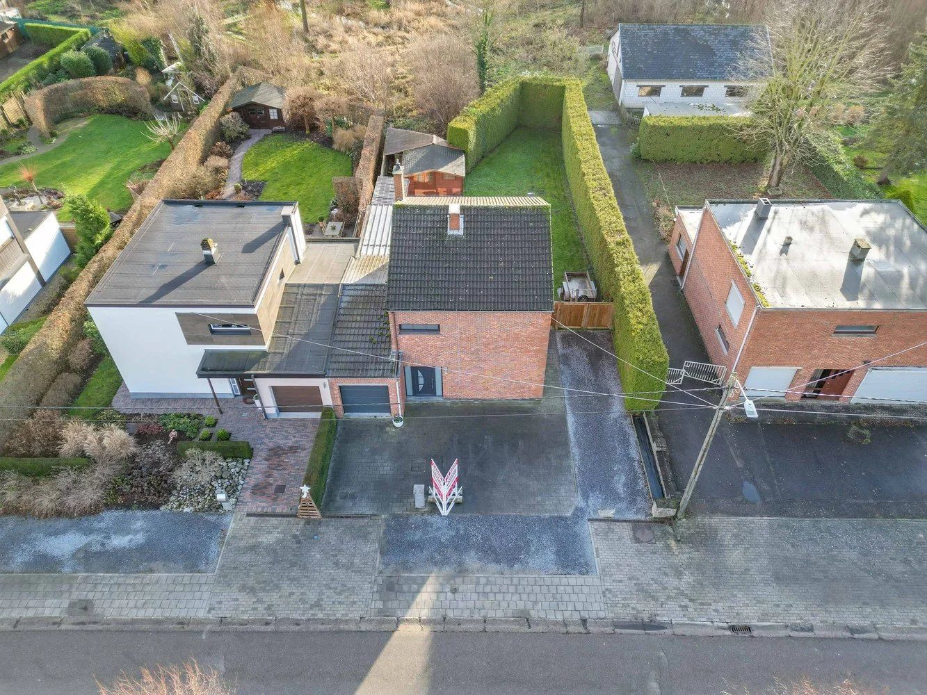 Degelijk gerenoveerde, rustig gelegen woning foto 3