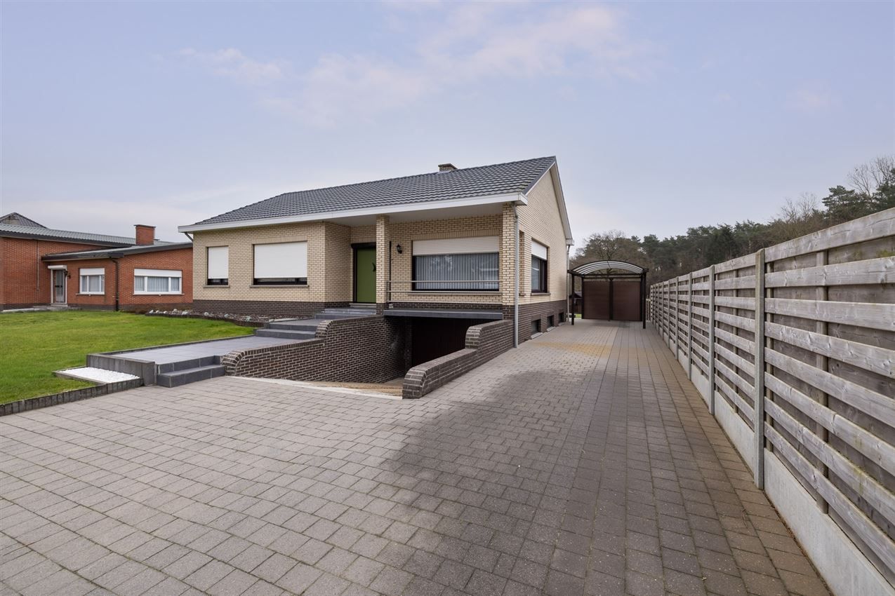 Netjes onderhouden woning op 11a95 grenzend aan agrarisch gebied foto 27