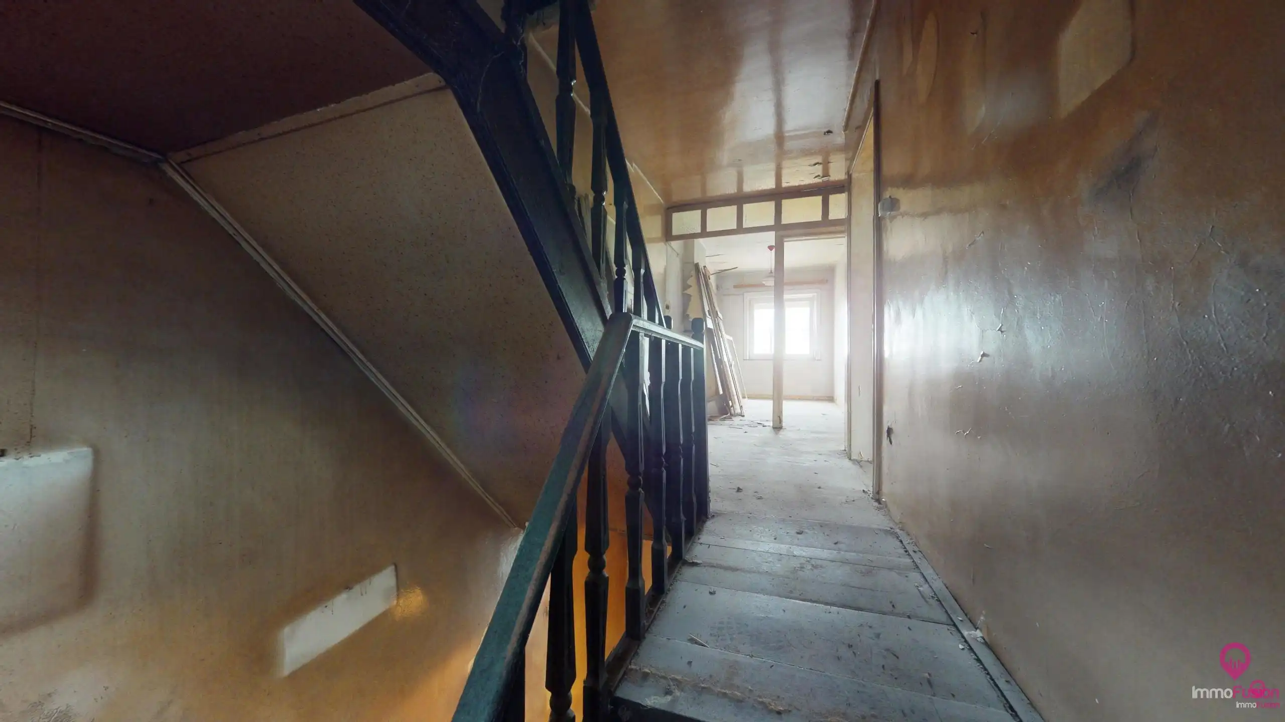 Uniek renovatieproject op centrale ligging met grote tuin! foto 10