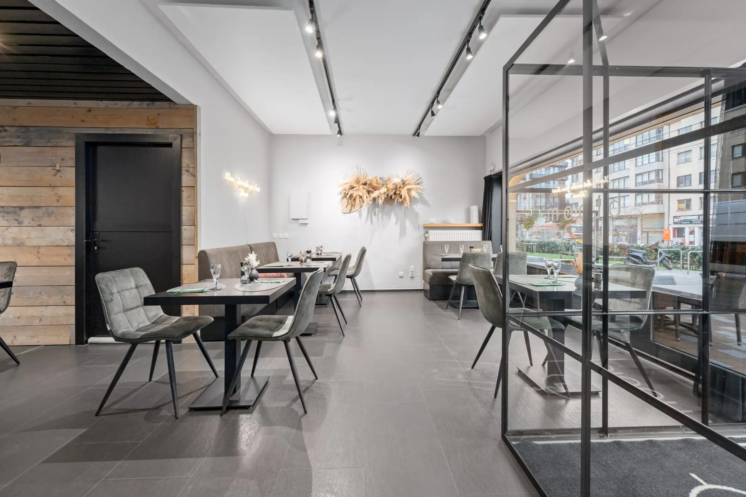 Ingerichte horecazaak te Heist-aan-Zee foto 6