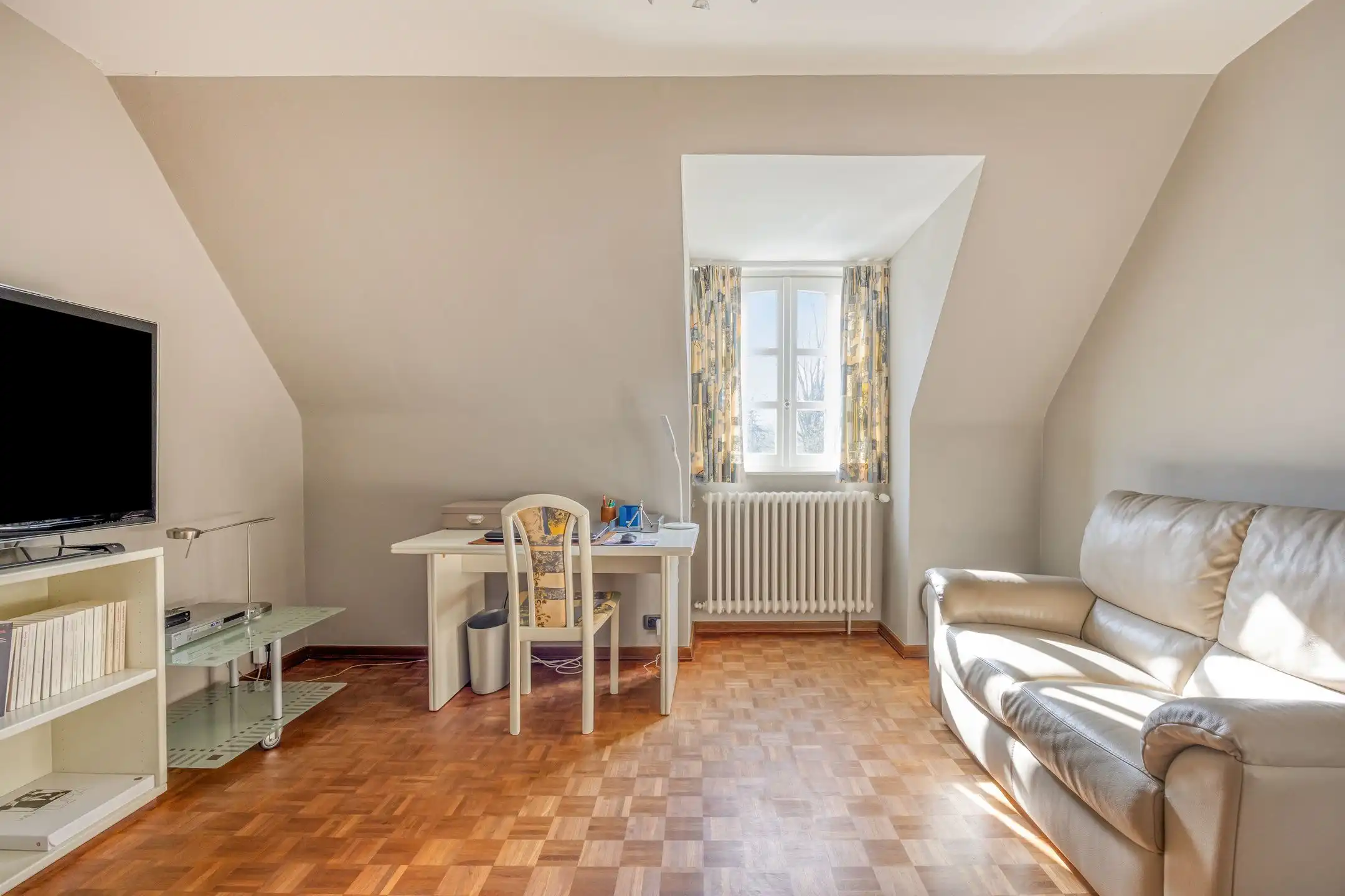 Karaktervolle villa: verwarmd zwembad & praktijkruimte foto 15