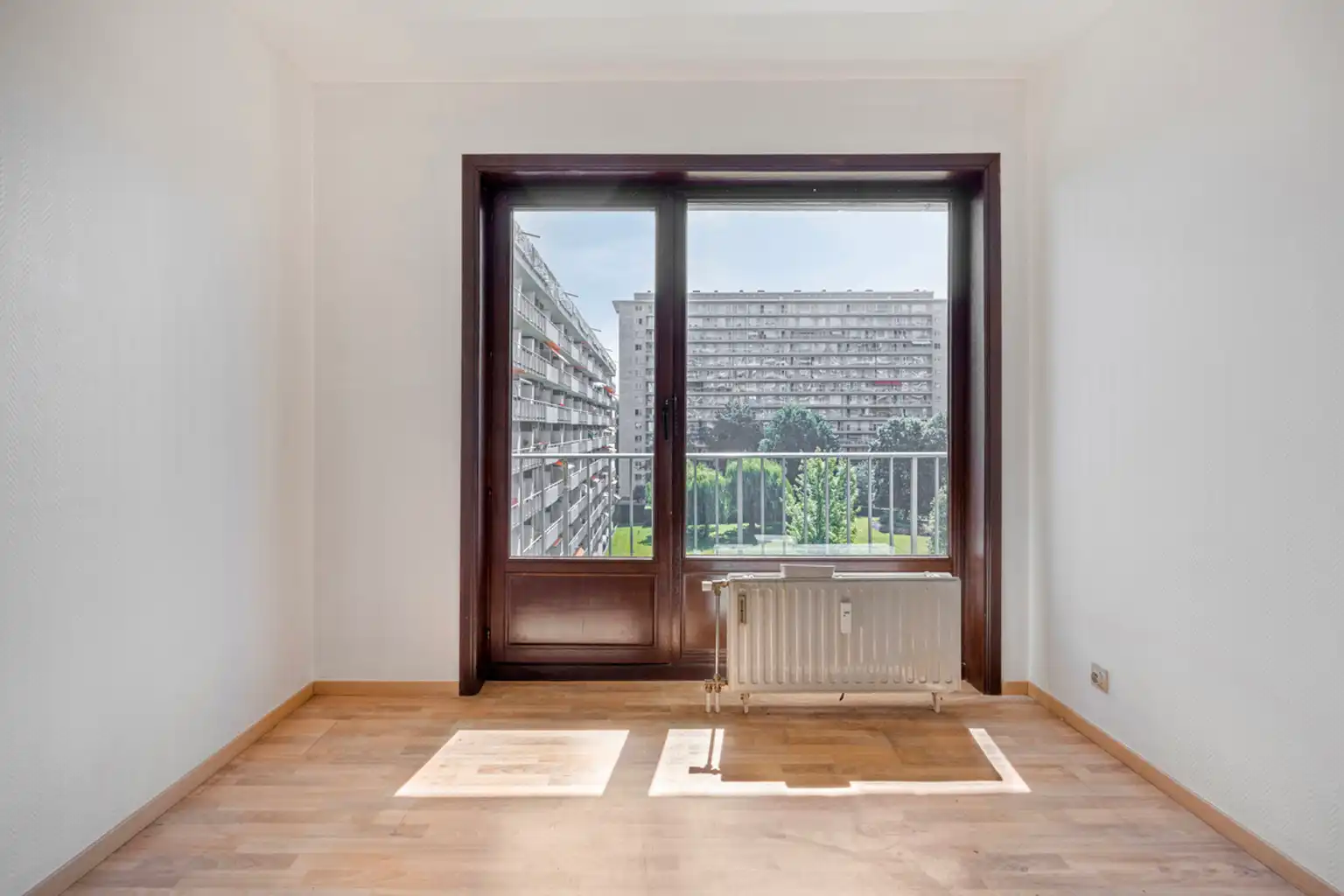 Ruim 3-slaapkamerappartement met garage op toplocatie foto 14
