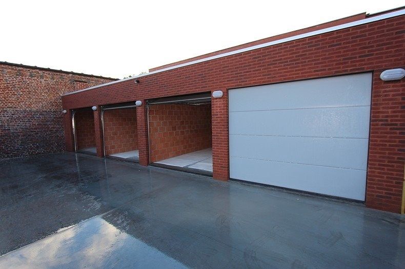 Afzonderlijke gemetste garage te huur centrum Roeselare  foto 4
