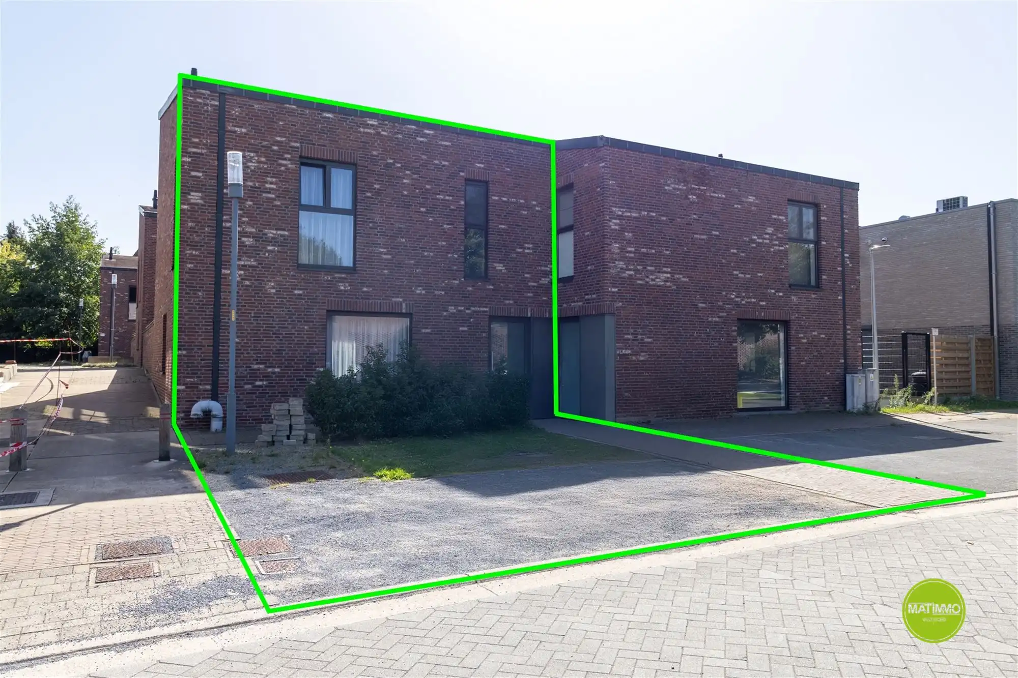 Hoofdfoto van de publicatie: Modern wonen met zonnige tuin en private parkeerplaats