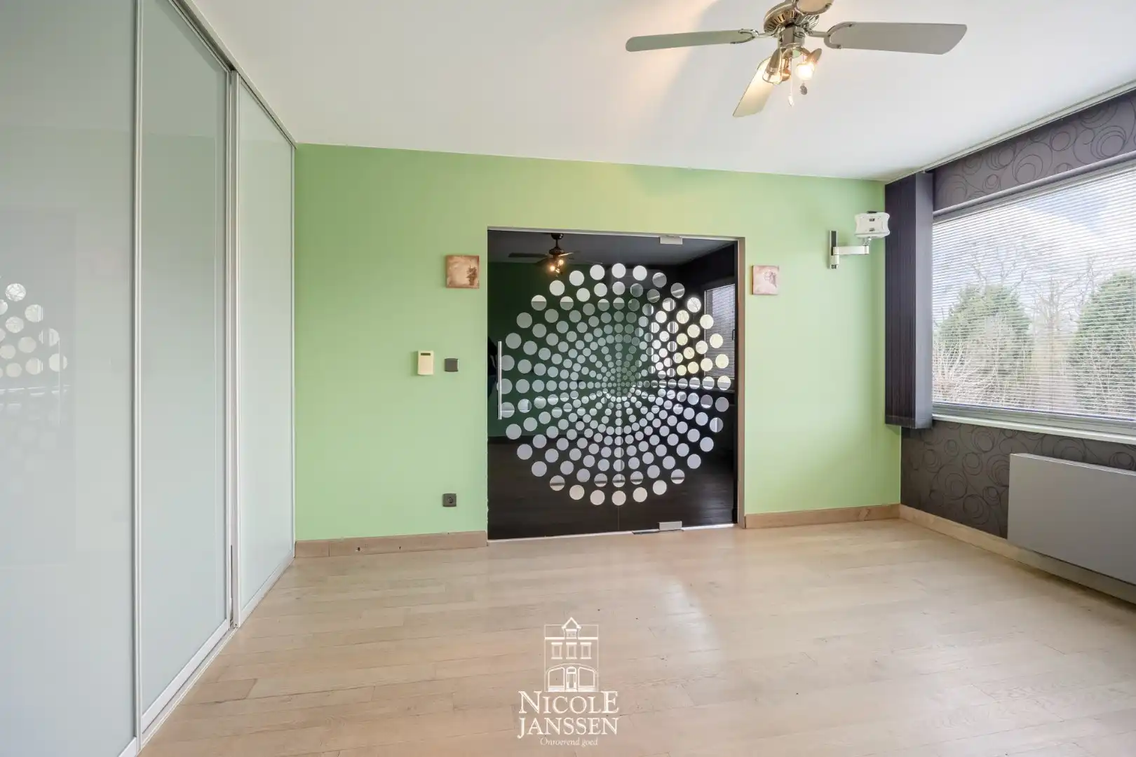 Zeer moderne en luchtige woning  foto 18