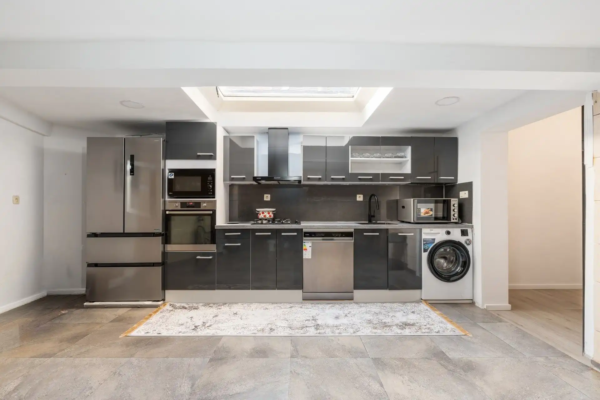 Ruime woning met 4 slaapkamers en veel mogelijkheden foto 4