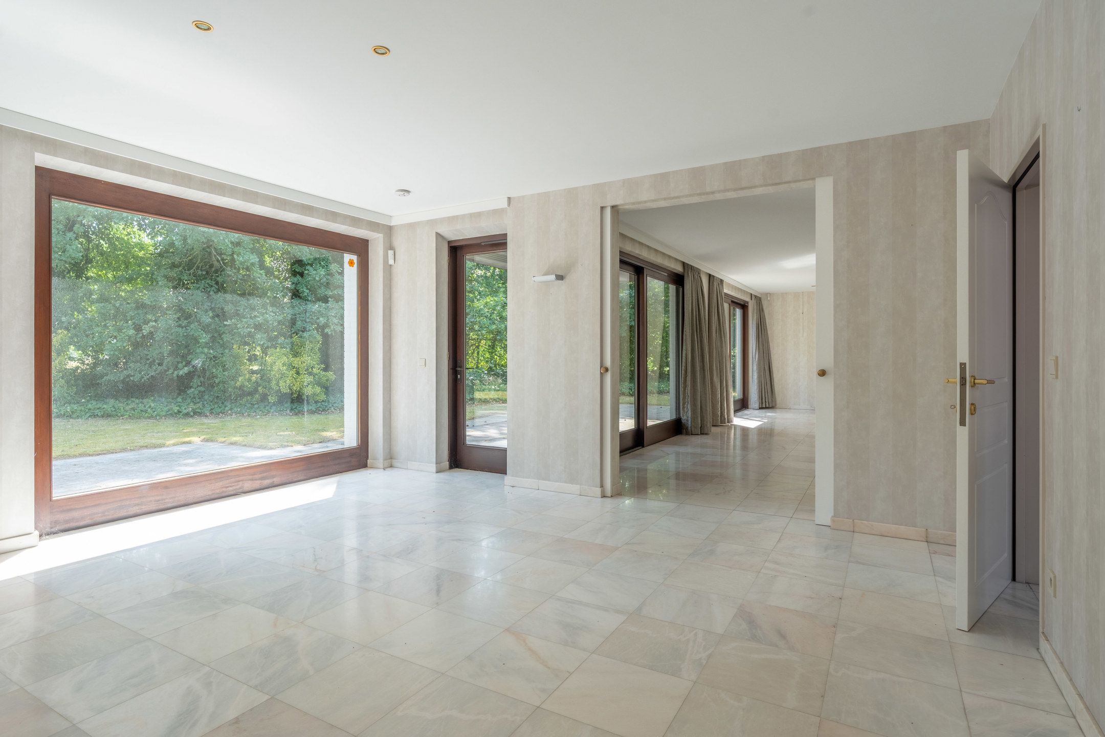 Ruime architectenvilla met 8 slpk's op 1.832 m² te Vosselaar foto 11