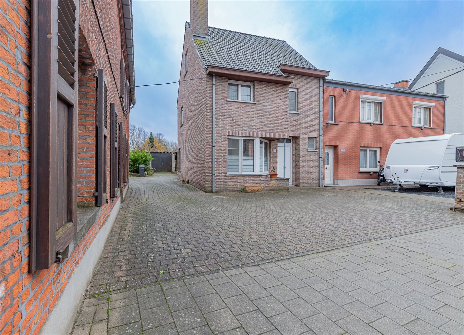 Gezellige woning met tuin, 2 slaapkamers en ruime zolder foto {{pictureIndex}}