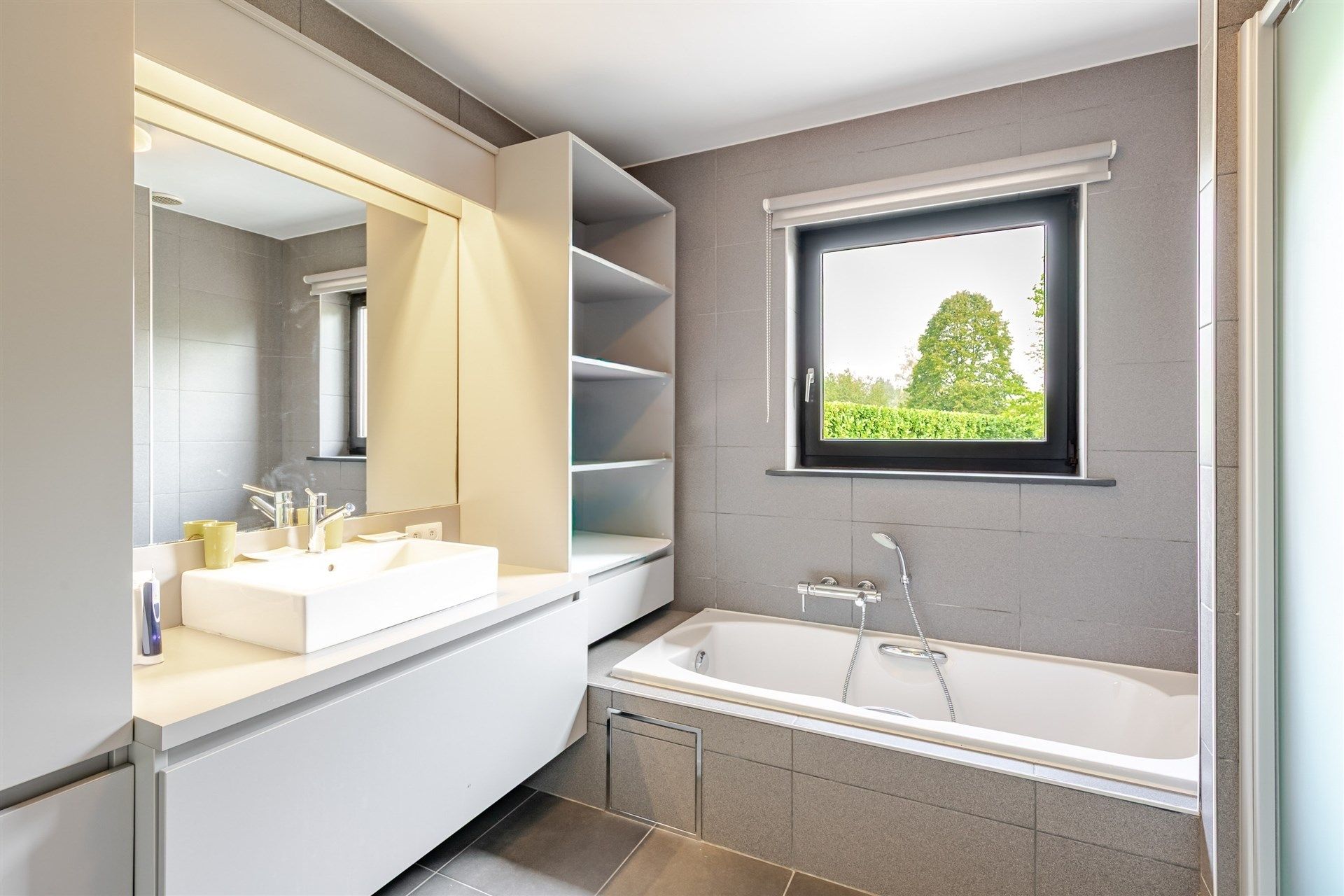 Ruime villa met 4 slks op topligging in Ten-Ede foto 14