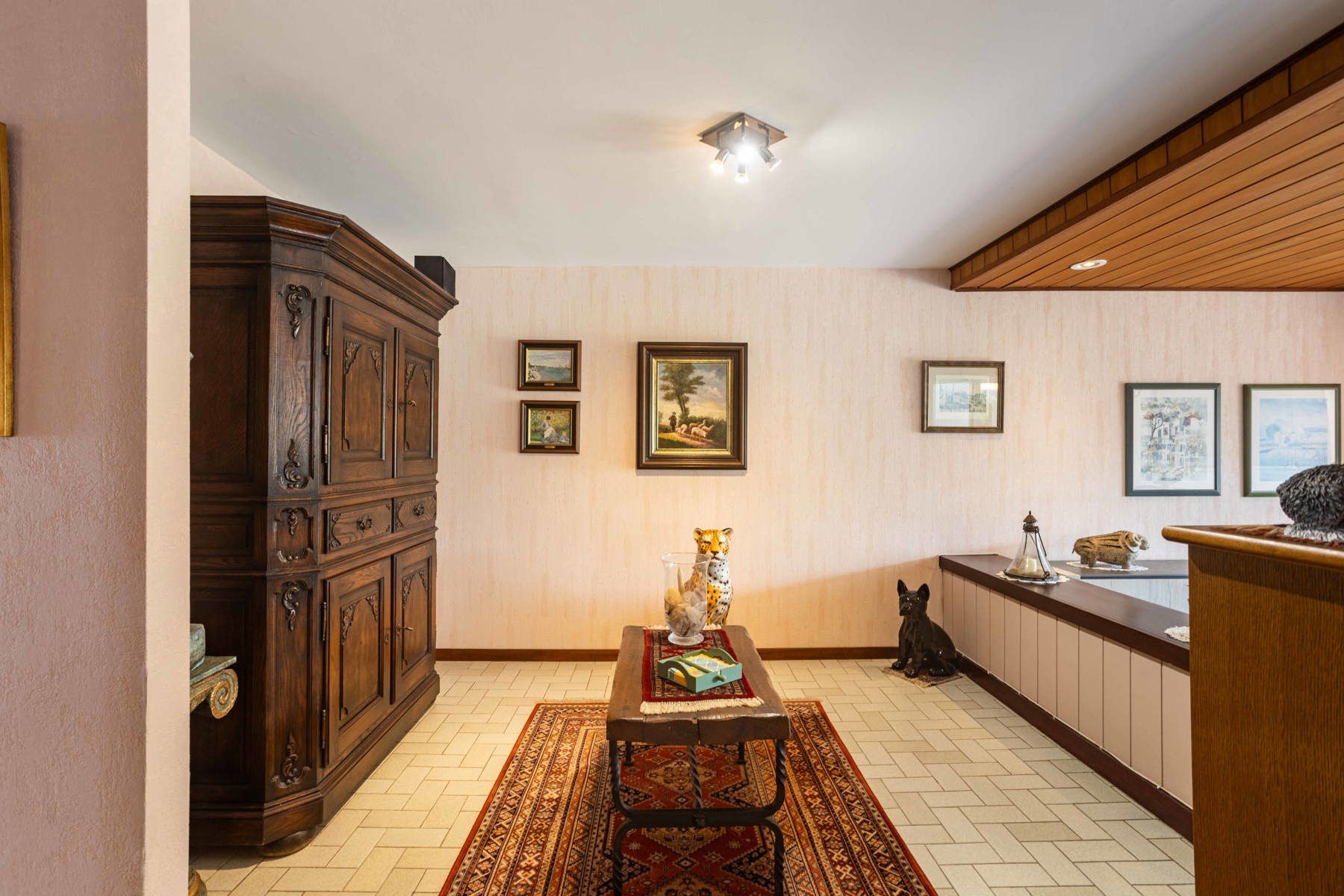 HOB met ruime garage gelegen in een rustige woonwijk foto 4