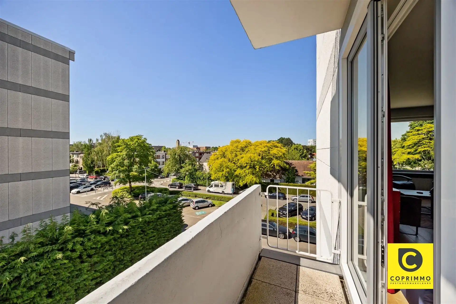 Ruim, instapklaar 3-slaapkamer appartement in Wilrijk foto 3