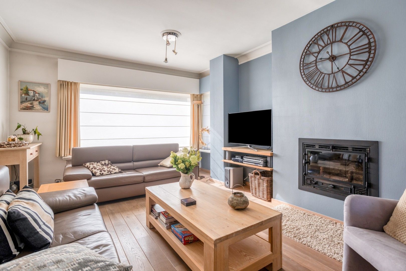 Instapklare Woning met Vergunde Loods en Kantoorruimte! foto 4