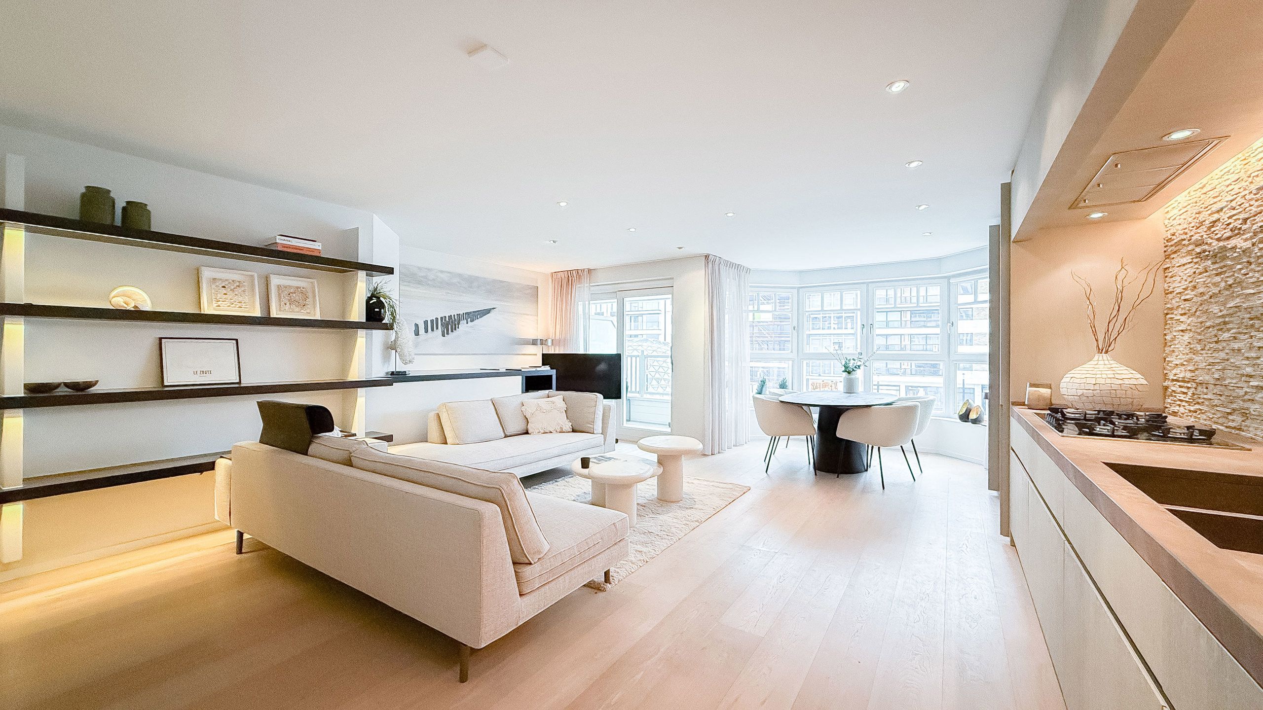 Exclusief appartement op een TOPLOCATIE op het ALBERTPLEIN  foto 2