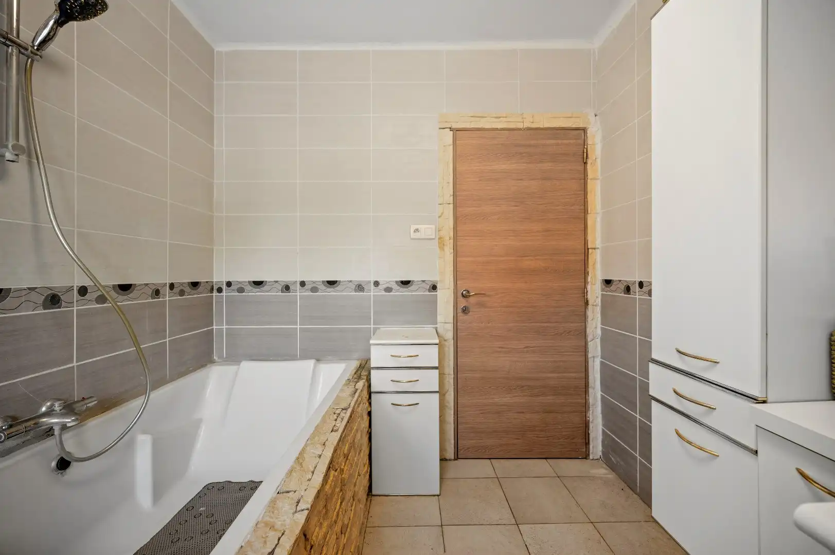 Instapklare gezinswoning met 4 slpks en ruime zuidwestgerichte tuin foto 22