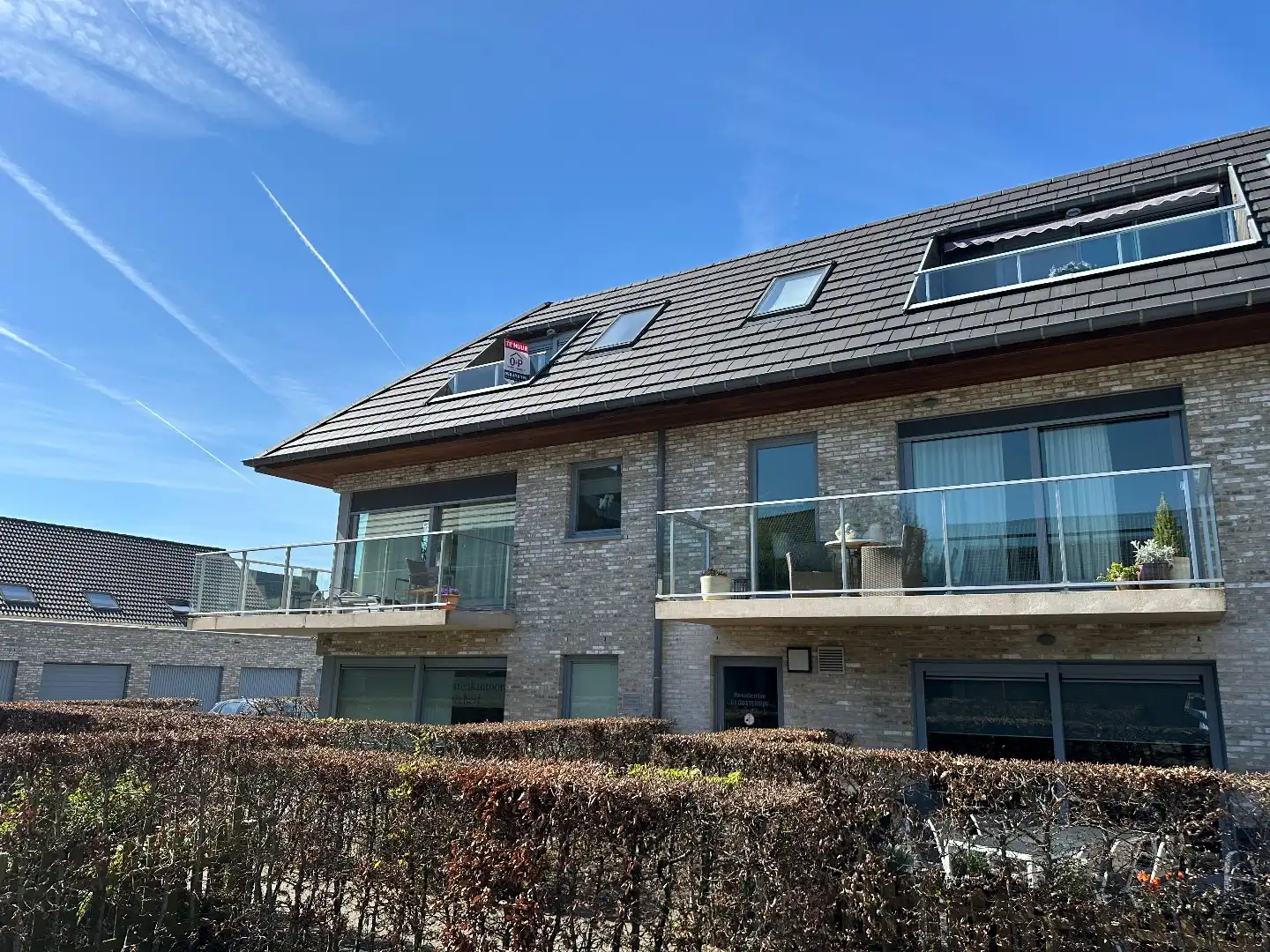 Instapklaar 2-slp appartement met terras én garage, Torhout Wijnendale foto 22