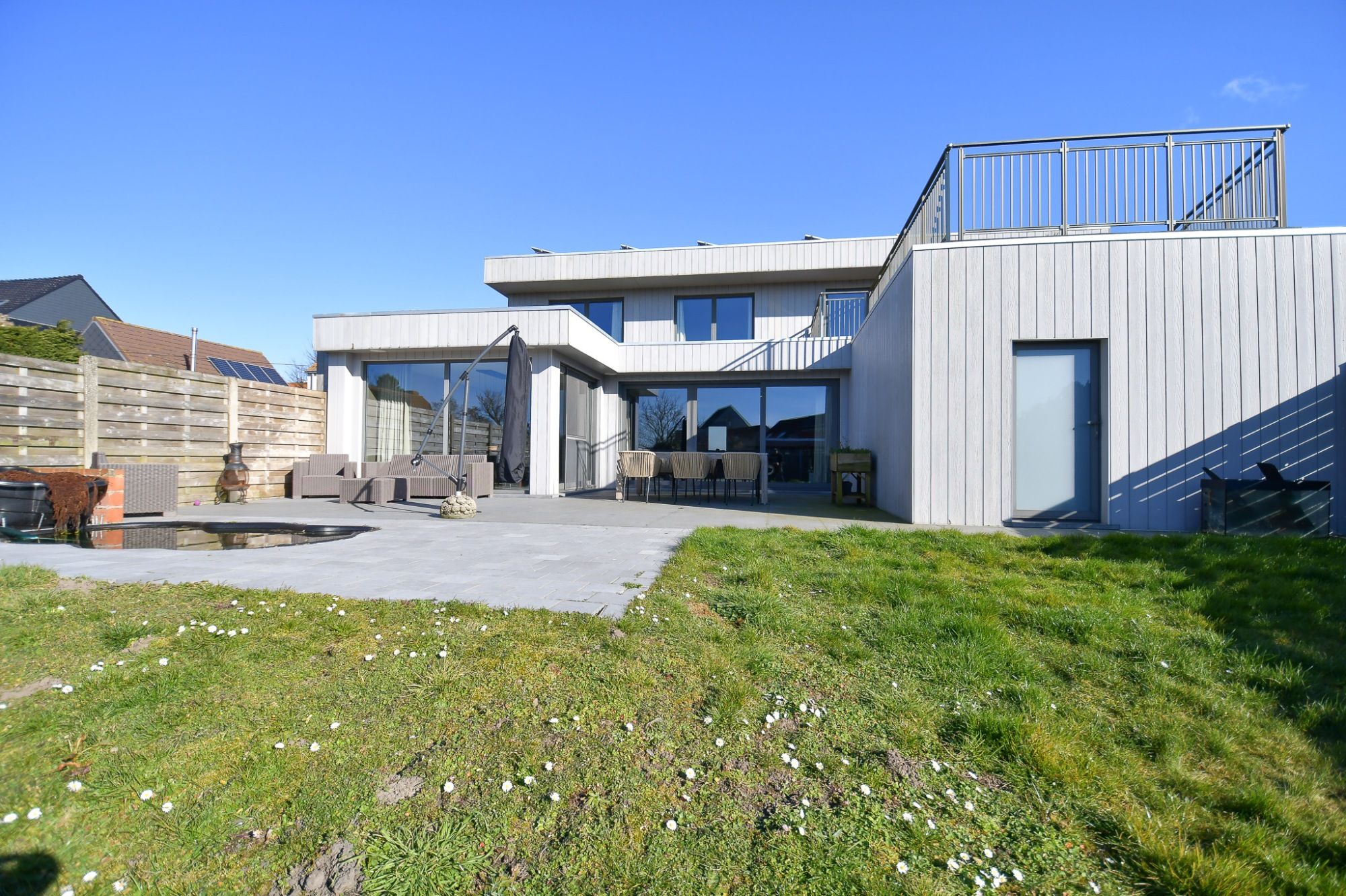 | BEZOEKMOMENT ZAT 28/06 - 11u - 12u30 | Ruime energiezuinige woning met 4 SLPKS, tuin en garage in het centrum van Klemskerke foto 3