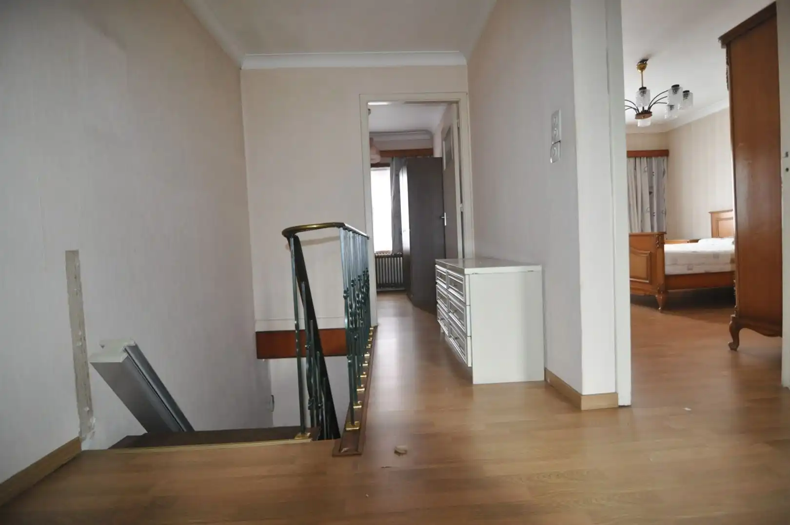 Ruime bel-etage met 2 slaapkamers, kinderkamer, garage en groot terras foto 16
