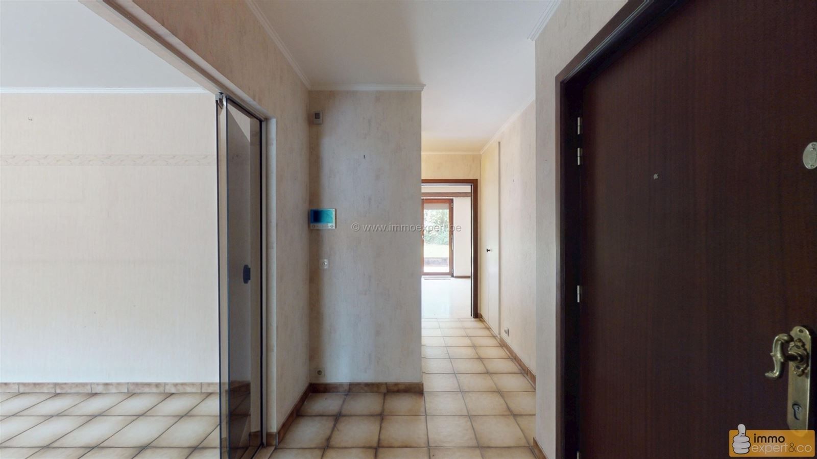 STOMBEEK-BEVER: Ruim appartement + tuin + garage. foto 5