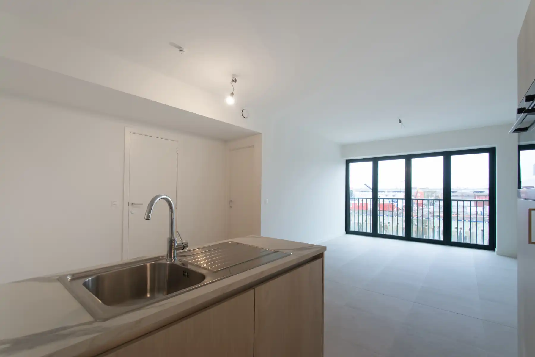 Prachtig Modern nieuwbouwappartement met 2slpk. en terras foto 3