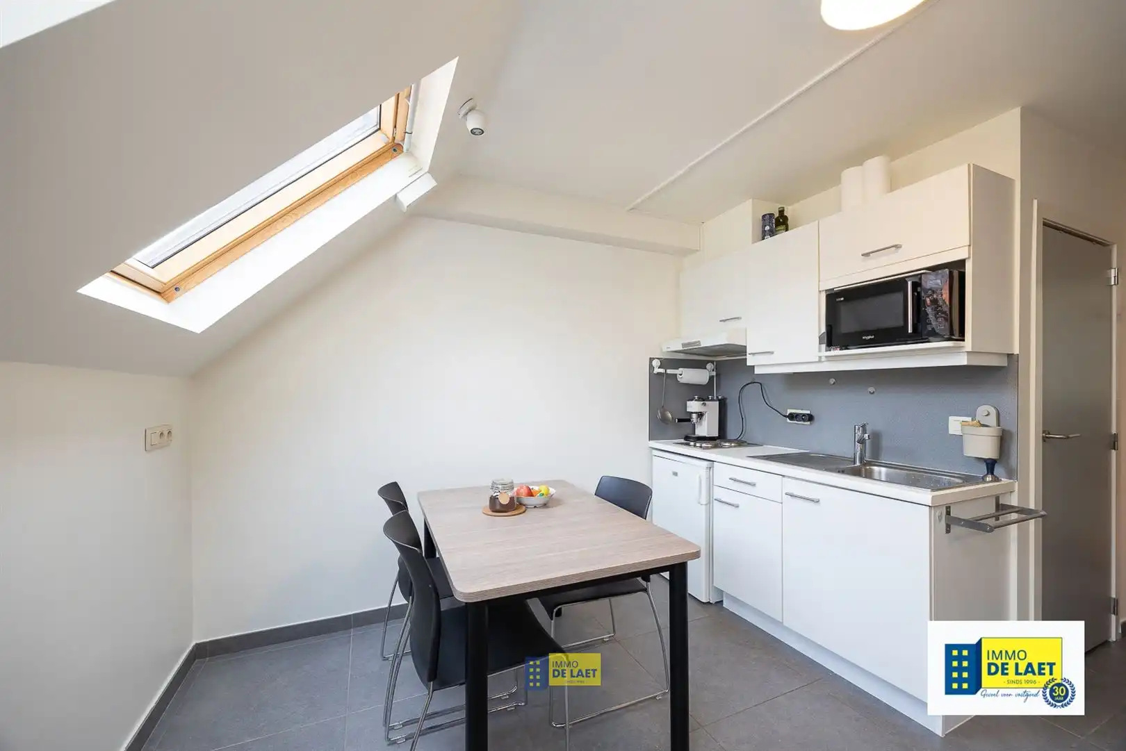 Opbrengsteigendom met 9 vergunde studio's foto 6