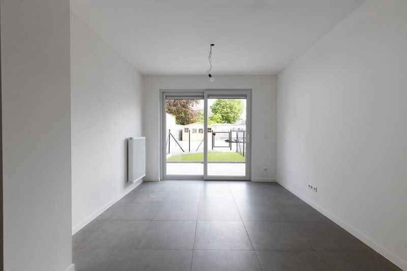 Volledig gerenoveerde woning met 3 slaapkamers, tuin, terras en parkeerplaats TE KOOP in Beveren-Leie! foto 3