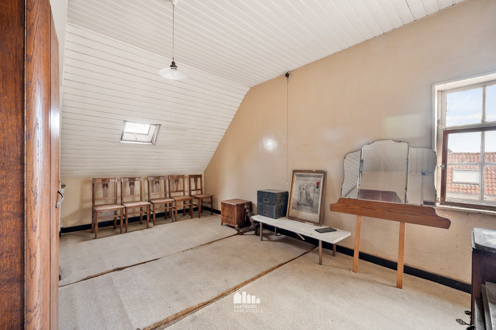 Te renoveren karaktervolle woning met garage in de dorpskern op een perceel van 1.180m².   foto 12
