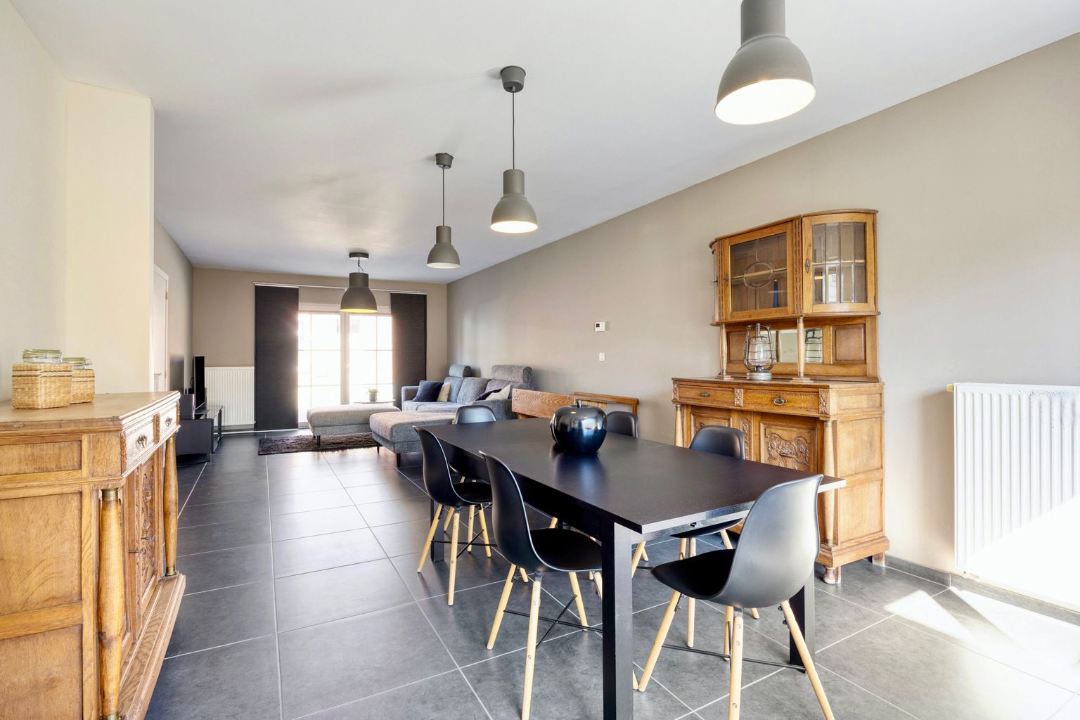  Instapklare recente woning met tuintje en carport foto 7