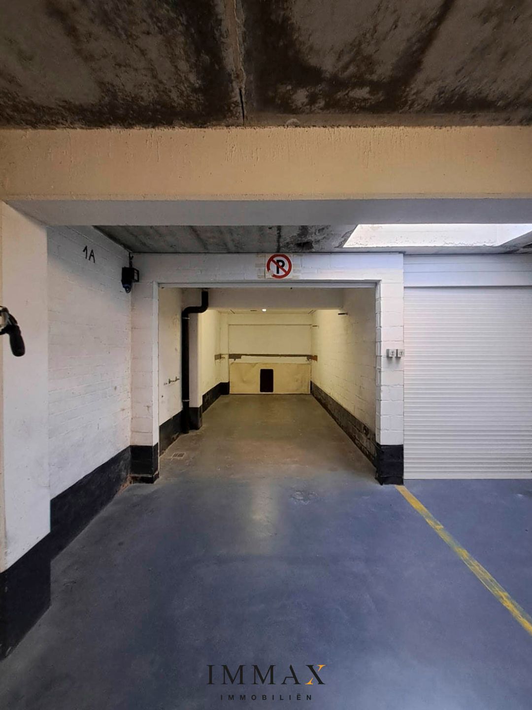 Gemakkelijk inrijdbare garagebox gelegen nabij het centrum foto 2