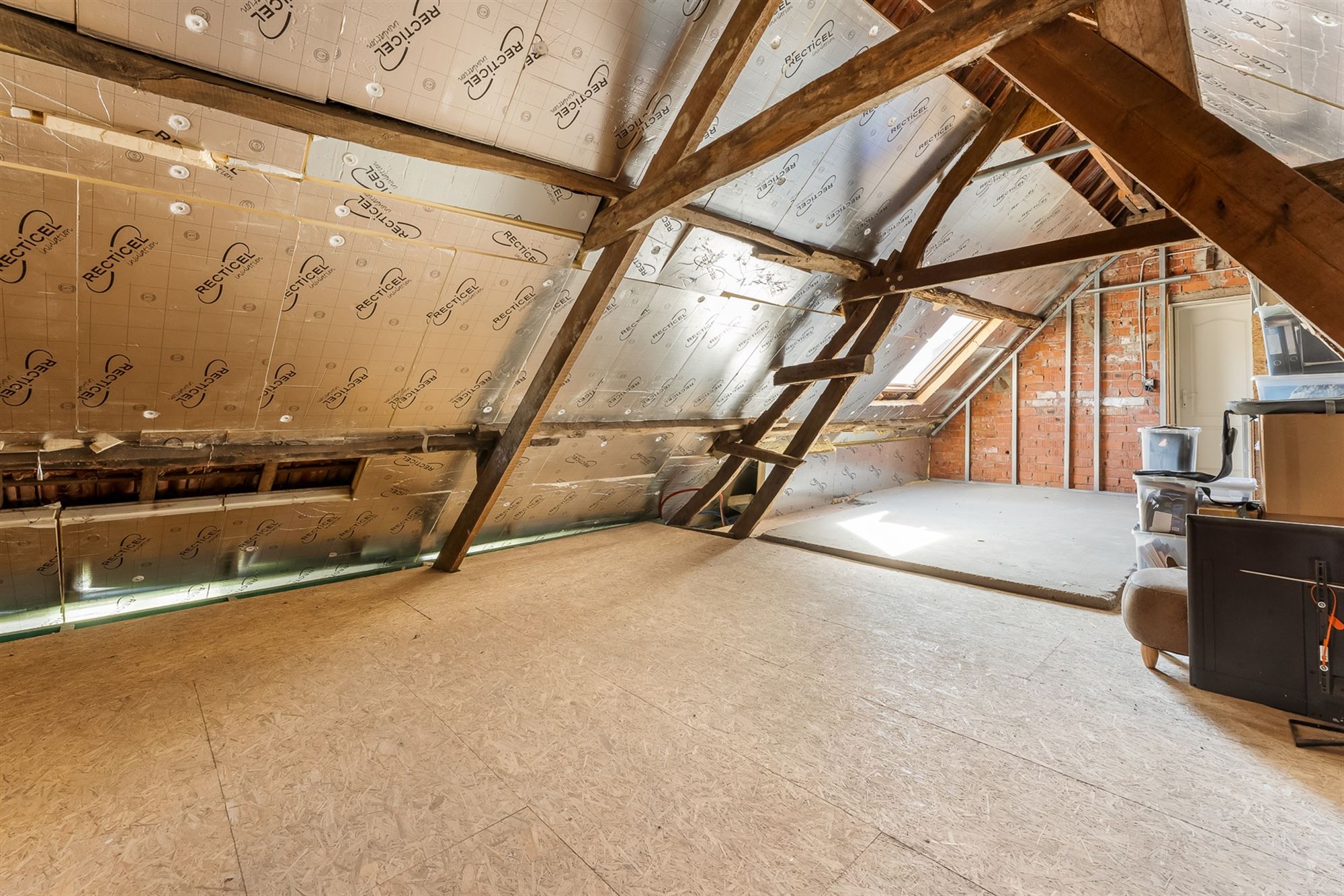 FANTASTISCH GELEGEN, DEELS GERENOVEERDEWONING OP 1817M2! foto 23