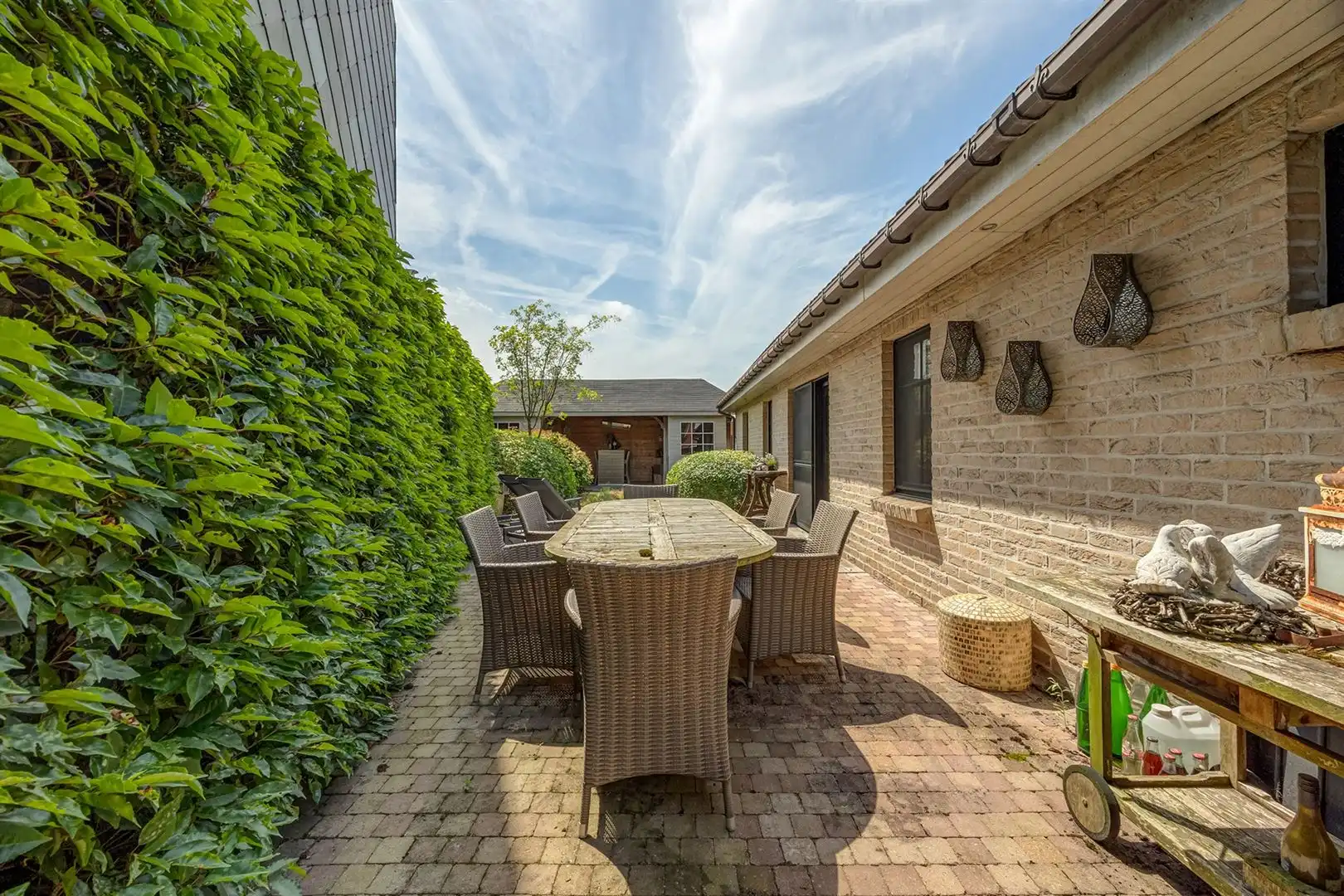 Stijlvol gerenoveerd wonen met prachtige zwemvijver foto 23