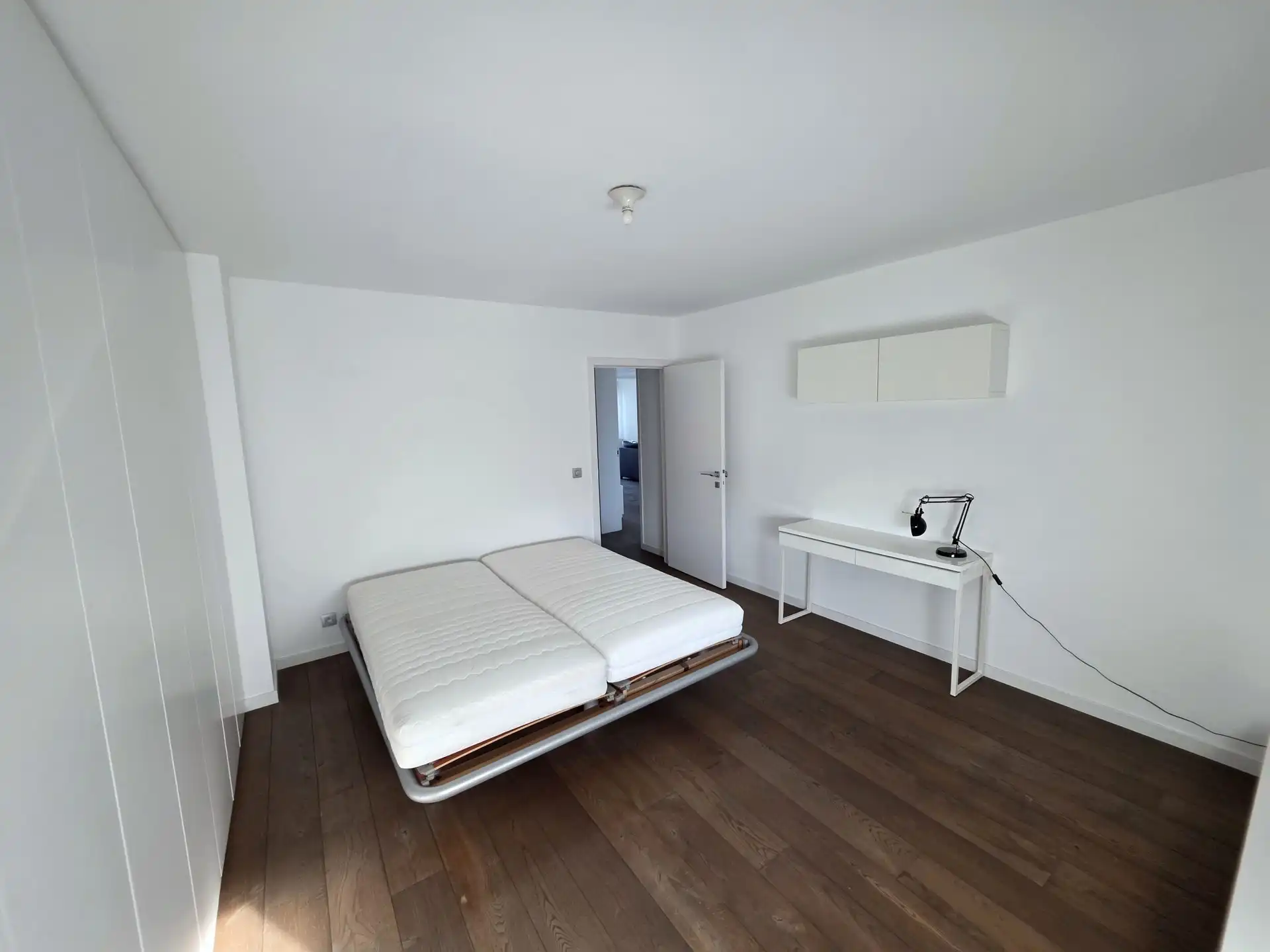 Stijlvol en lichtrijk appartement met twee terrassen en open uitzicht foto 8