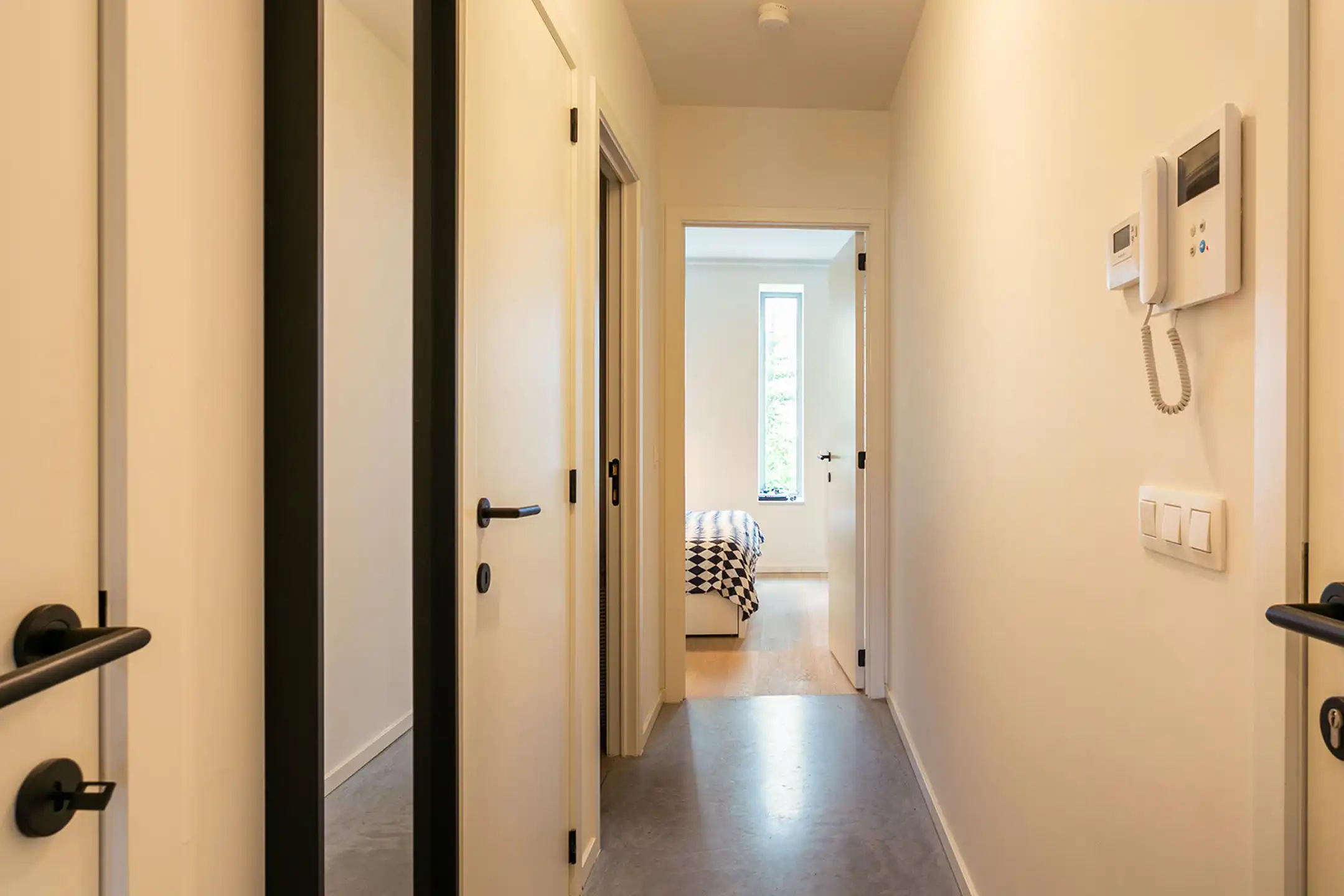 Bemeubeld éénslaapkamerappartement op Nieuw Zuid te huur foto 5
