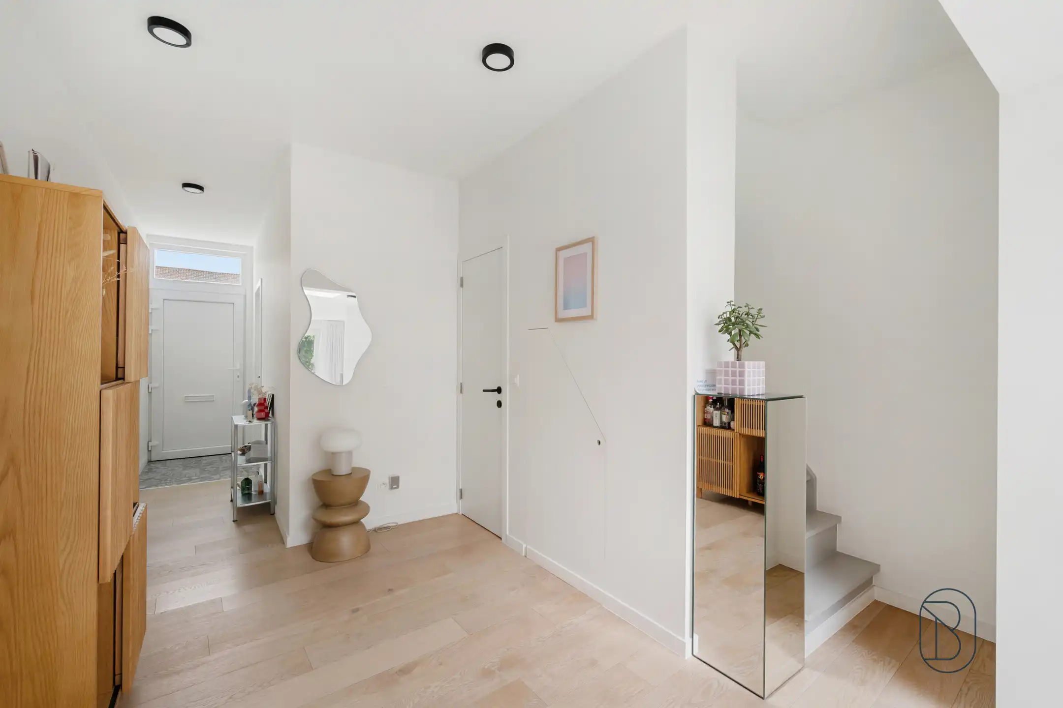 Instapklare woning met zonnige tuin in het hart van Kortrijk foto 7